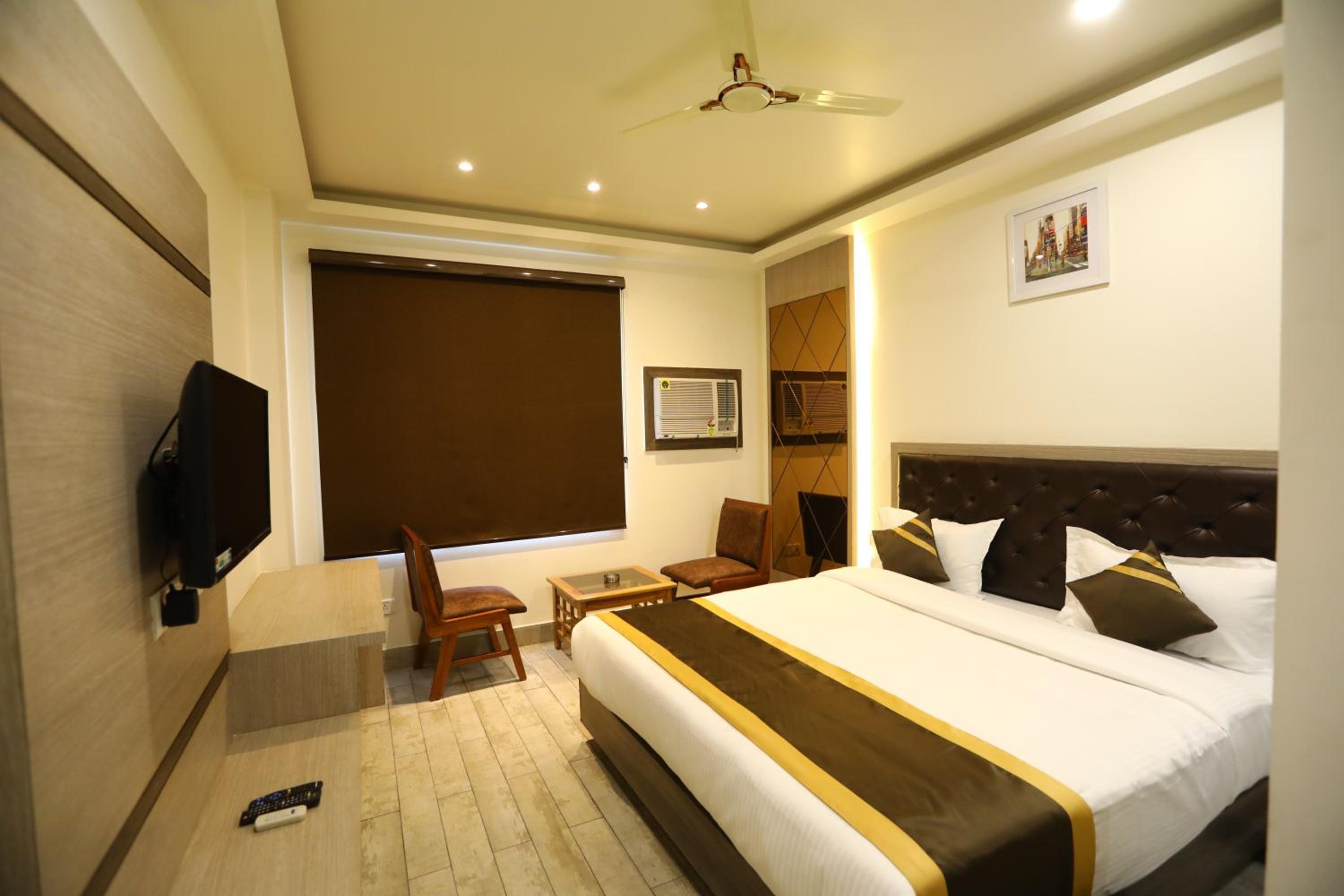 Deluxe Room - Photo 1
