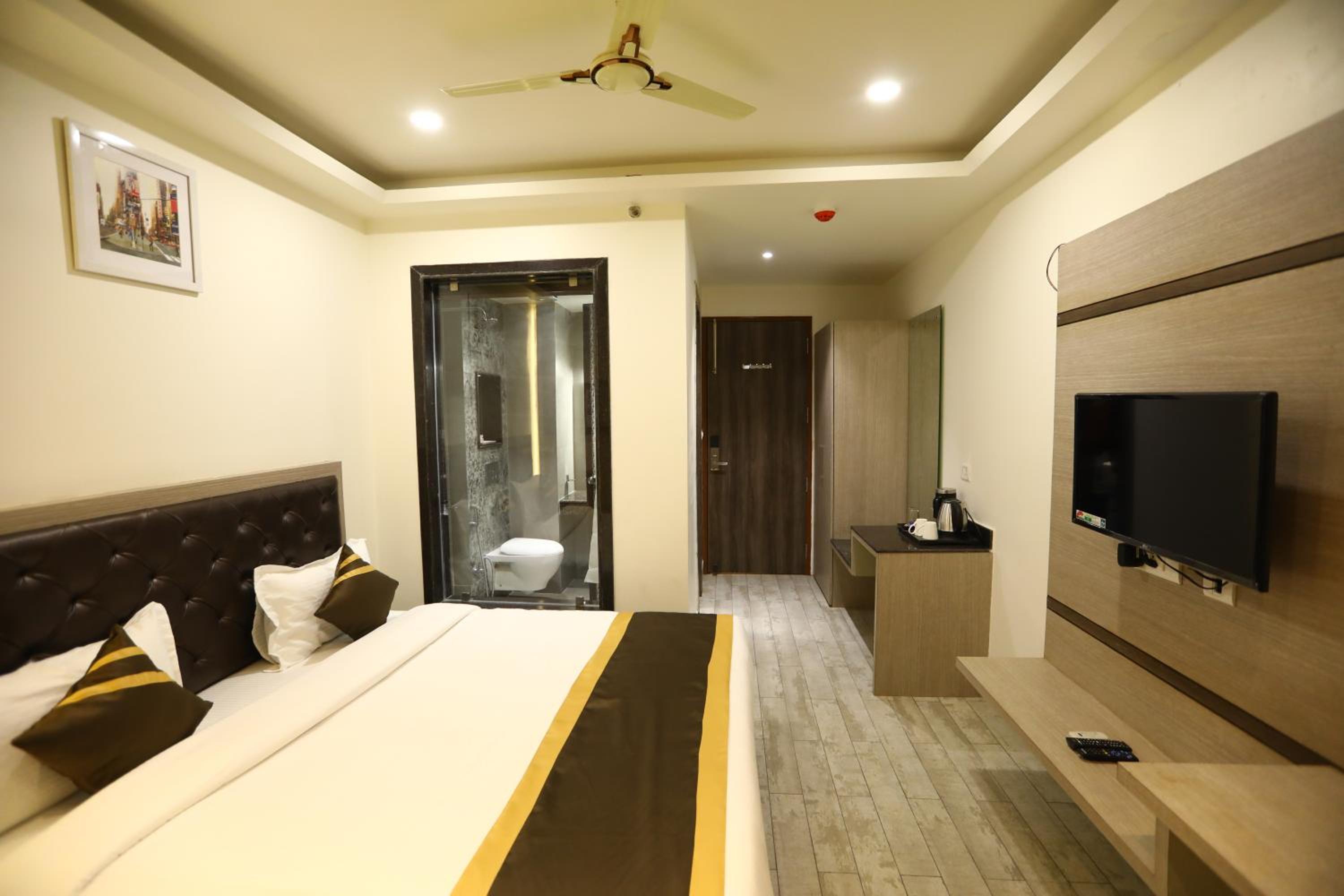 Deluxe Room - Photo 2