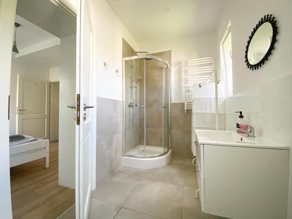 Standard Apartment - Photo 8