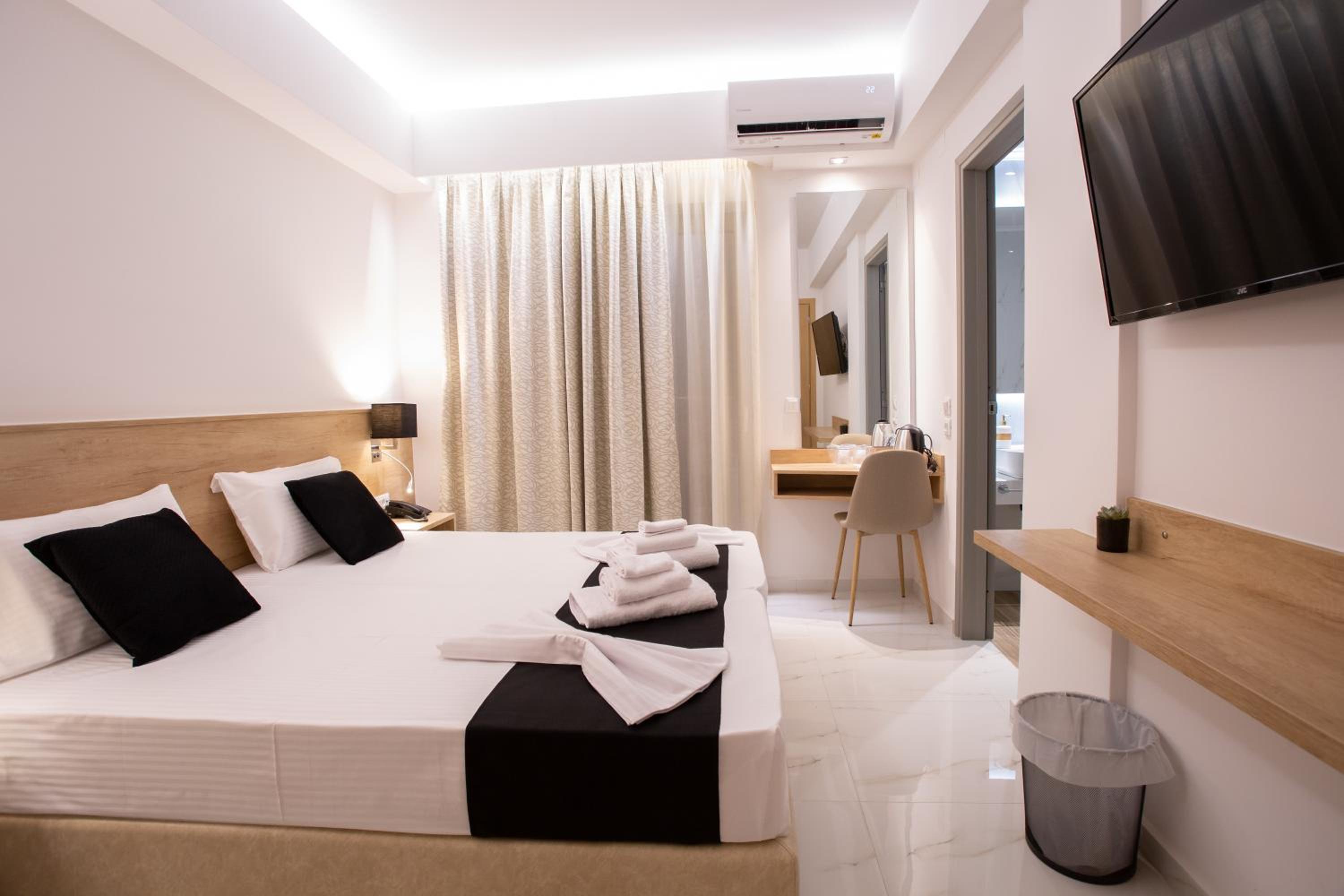 Double or Twin Room - Photo 1