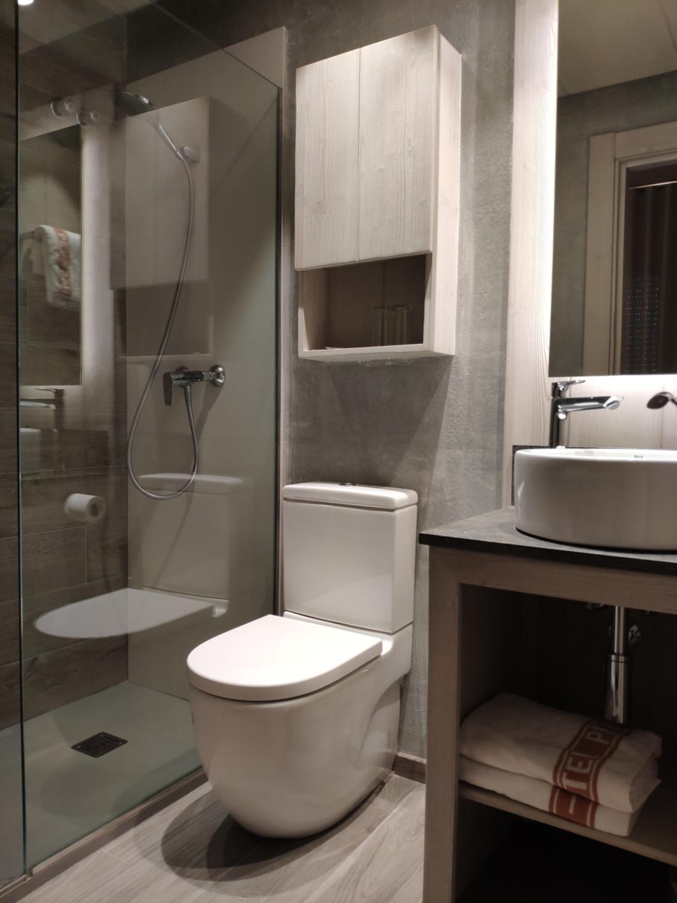 Small Single Room photo 2