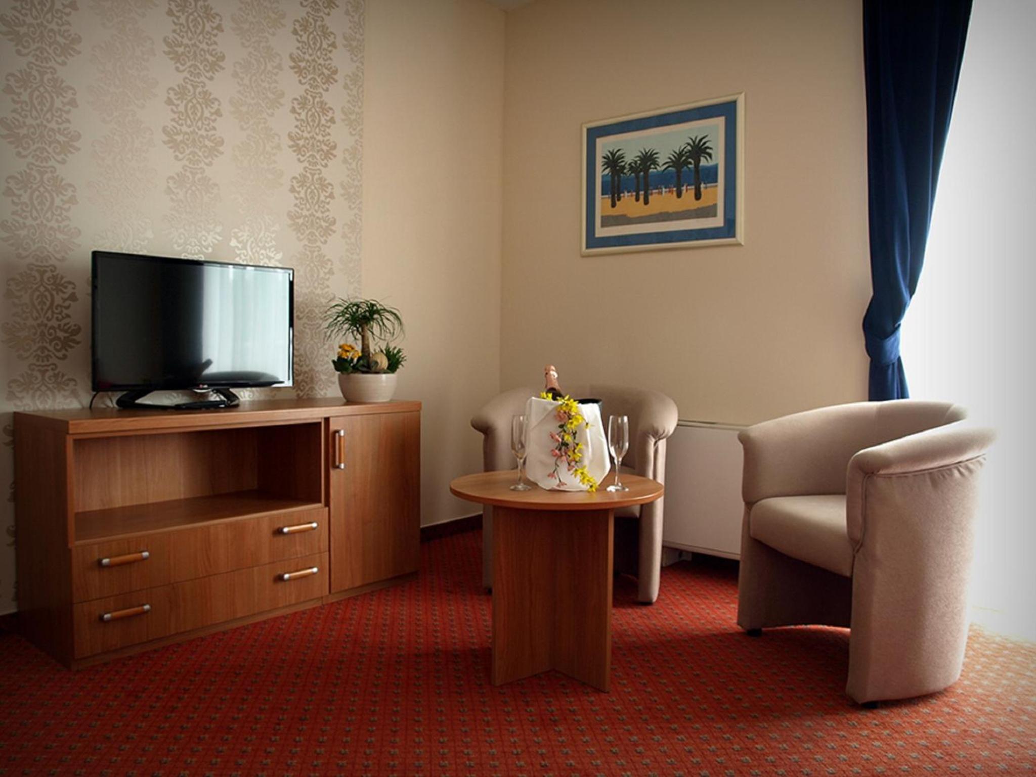 Suite - Photo 8