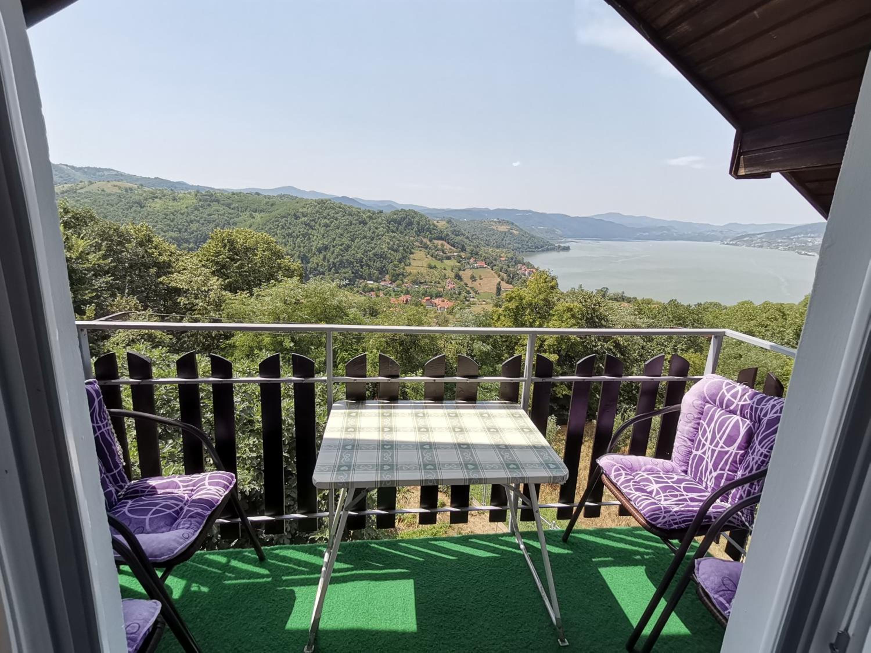 Studio with Lake View photo 2