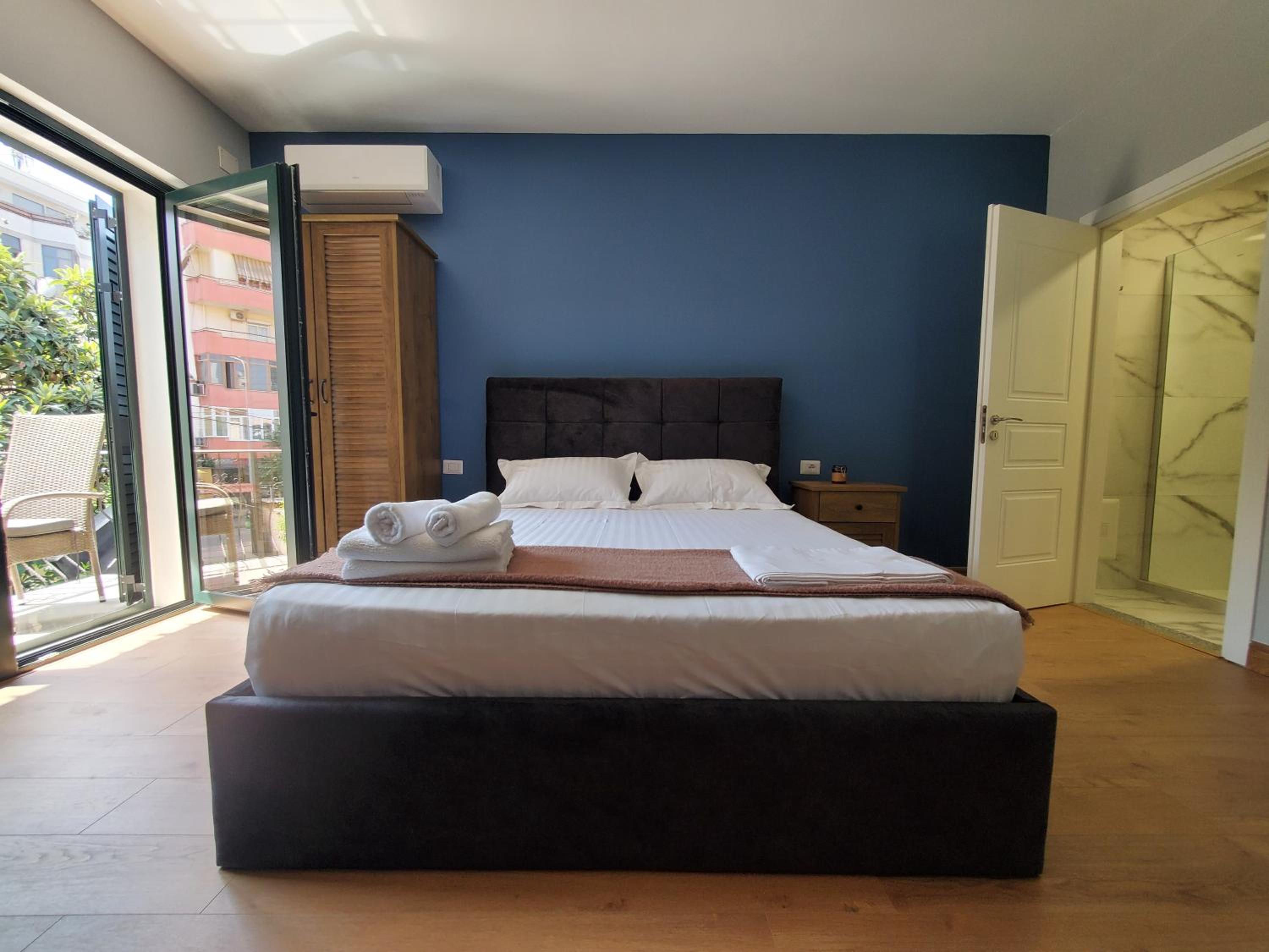 Deluxe Double Room with Balcony photo 1