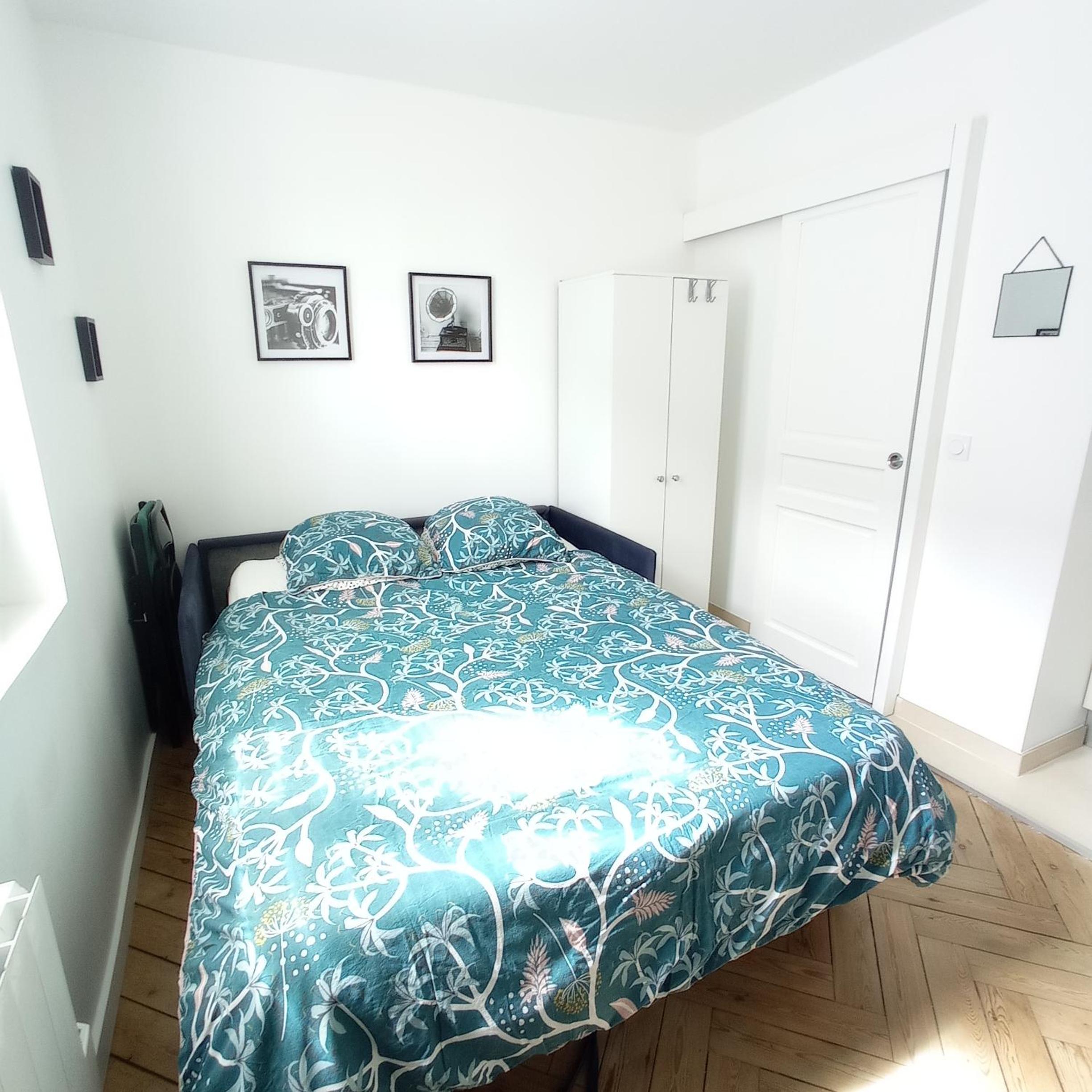 Studio with Sofa Bed - Photo 5