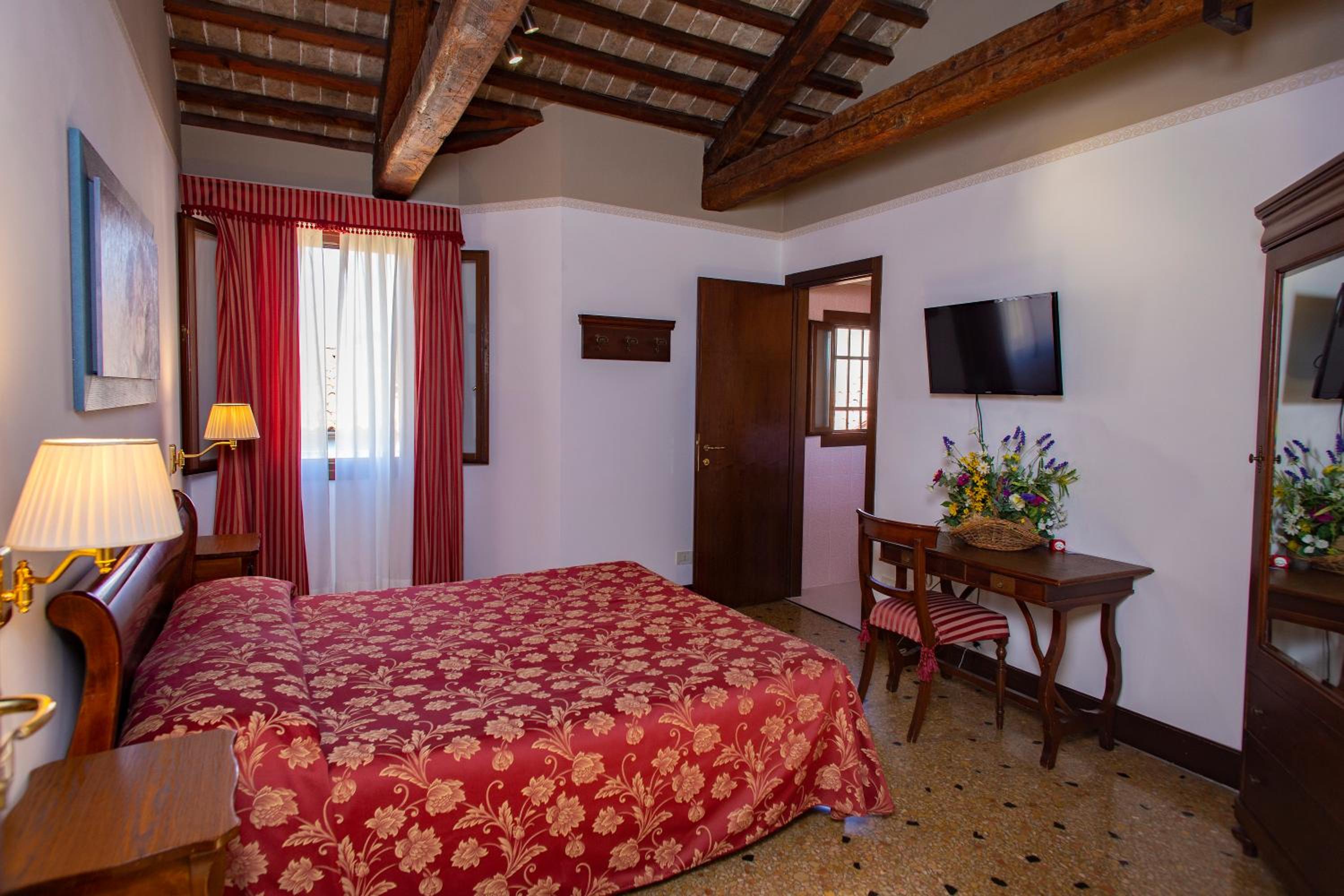 Superior Double or Twin Room photo 1