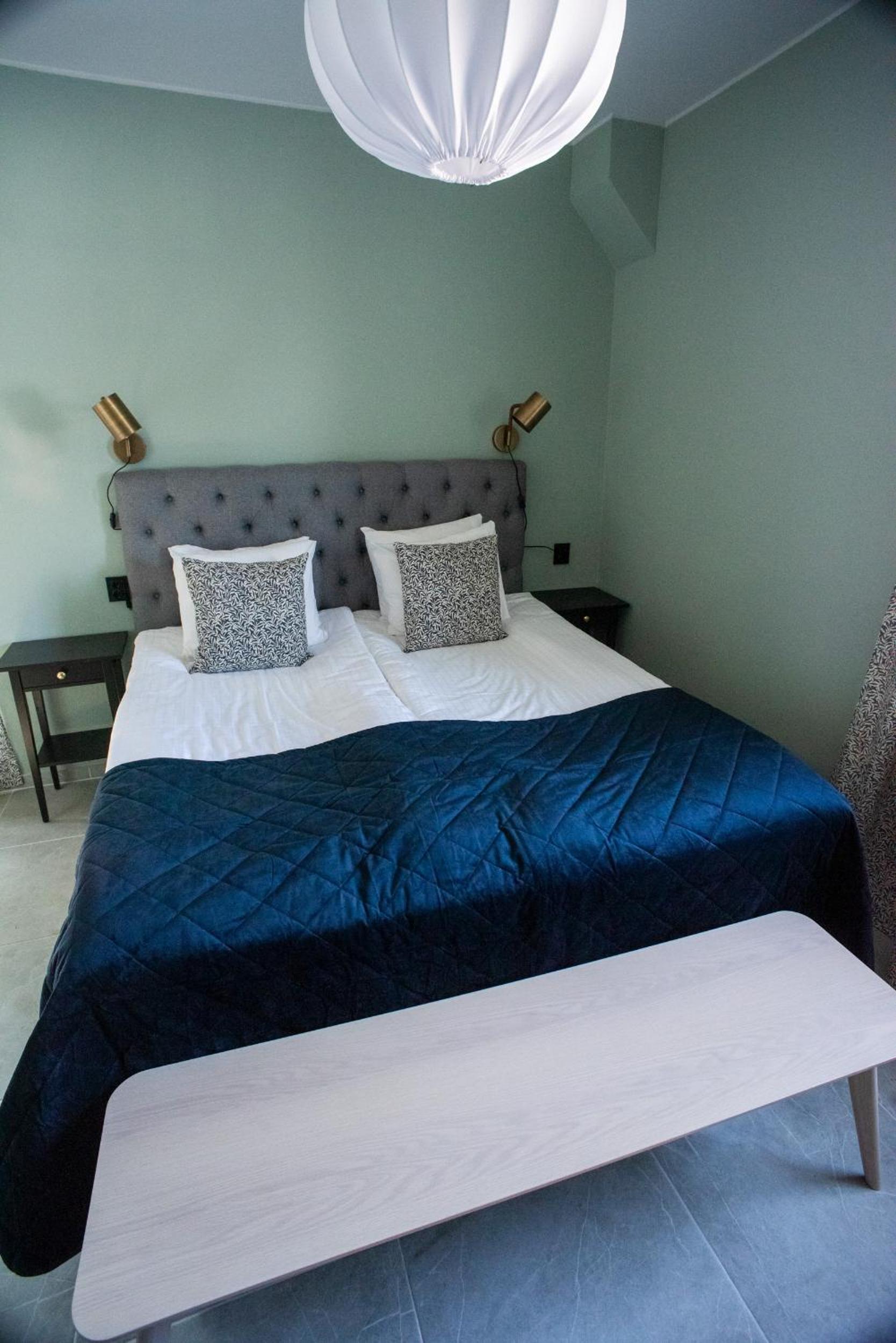Deluxe King Room - Photo 2