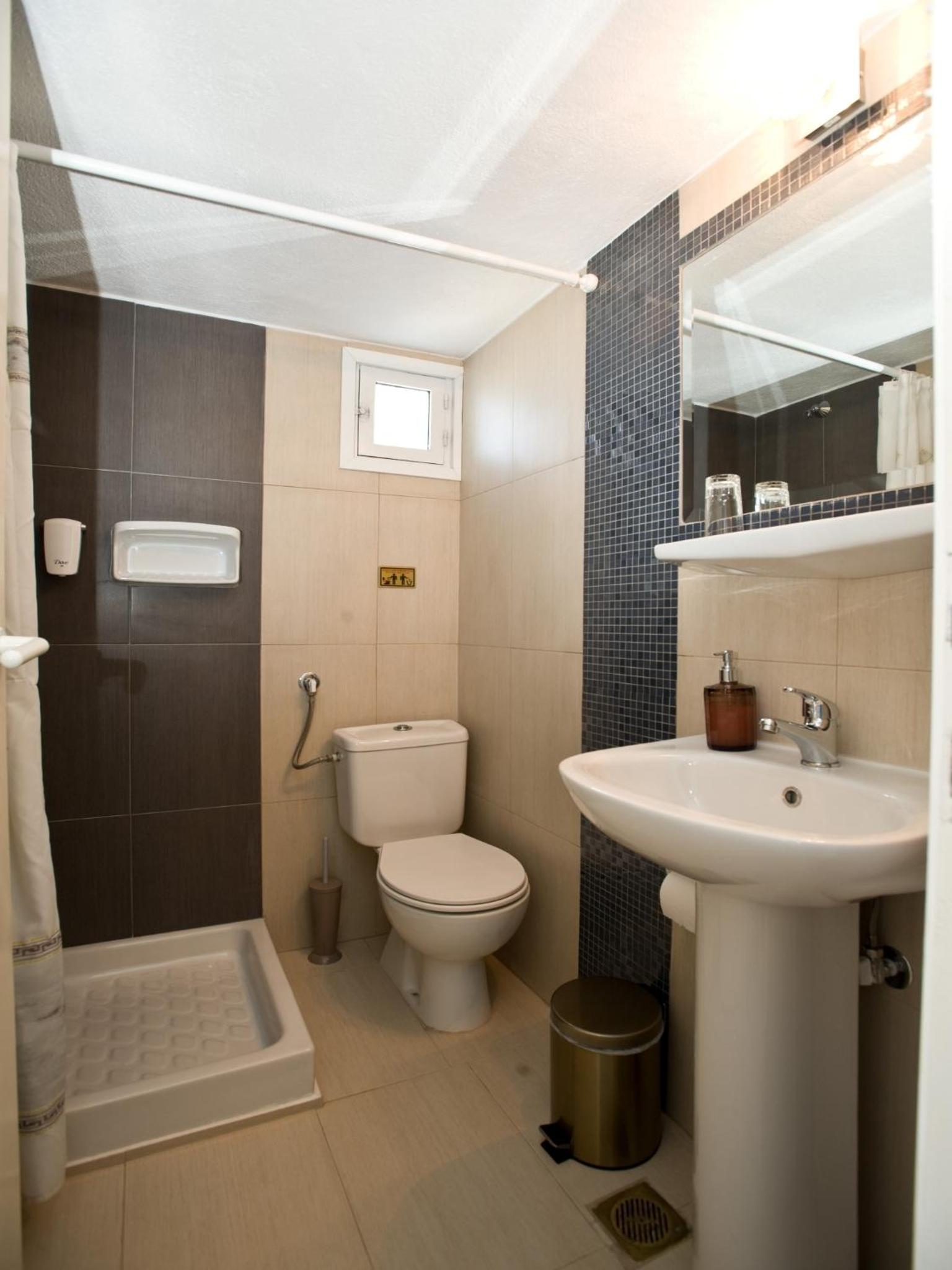 Budget Twin Room with Sea View - Photo 6