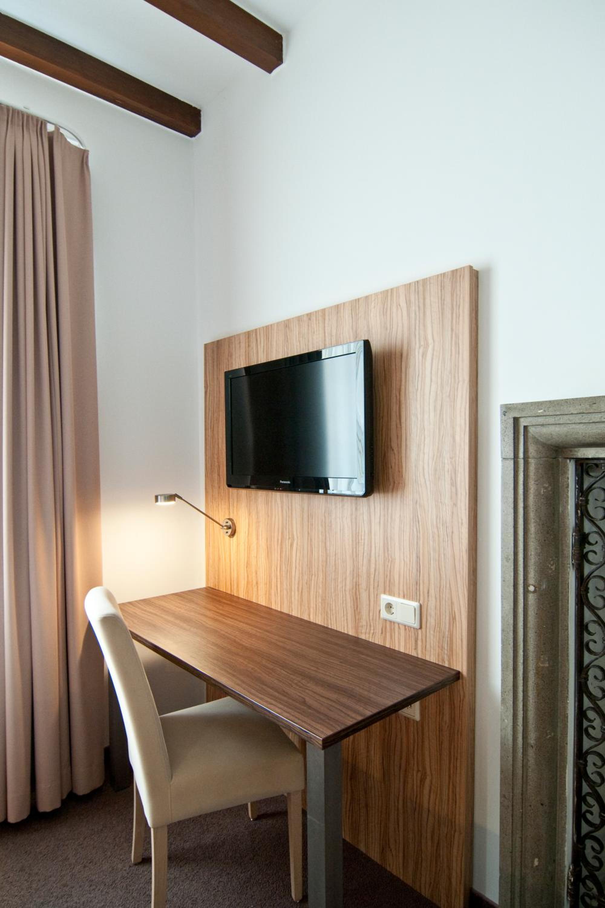 Double Room - Photo 2