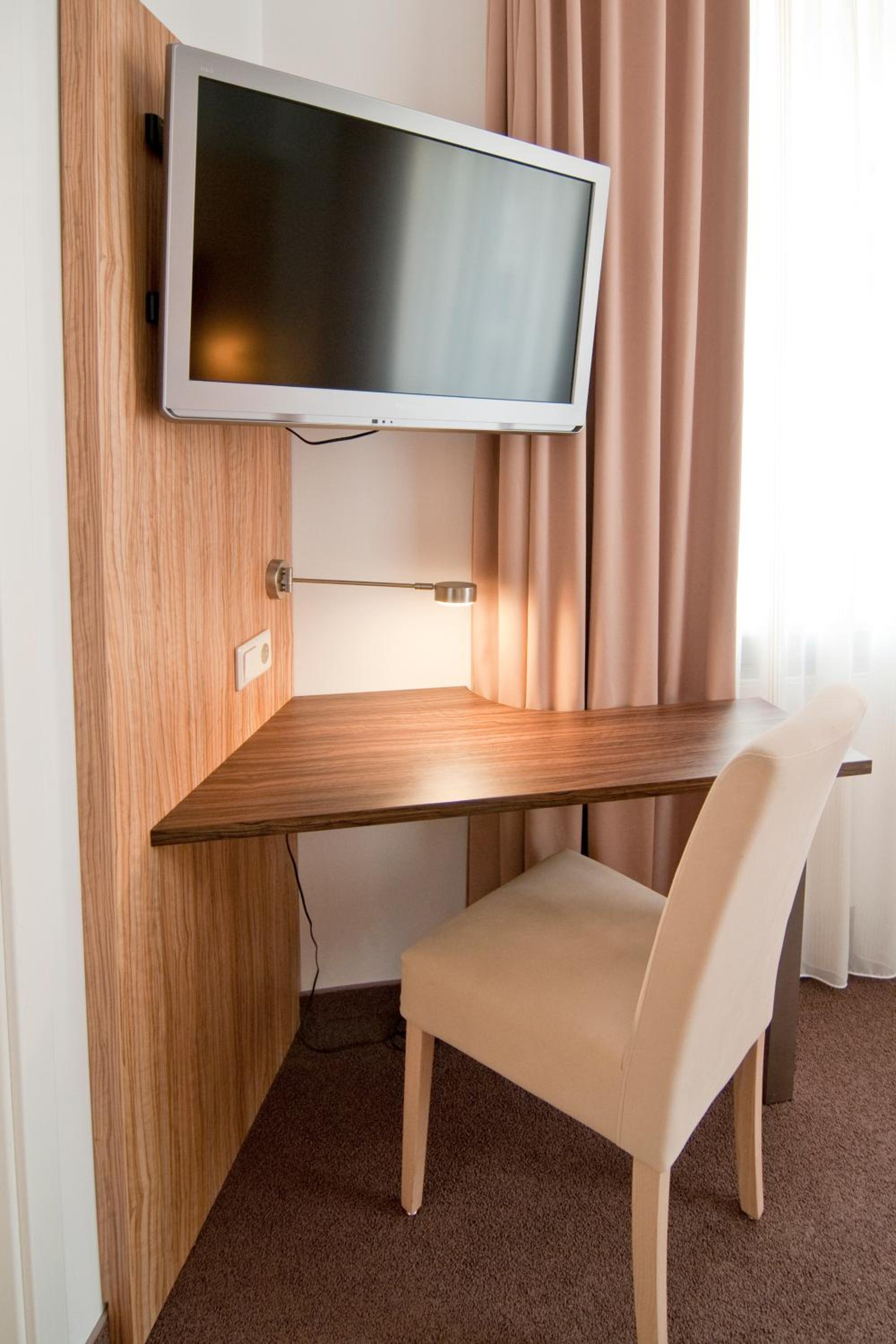 Small Double Room - Photo 4