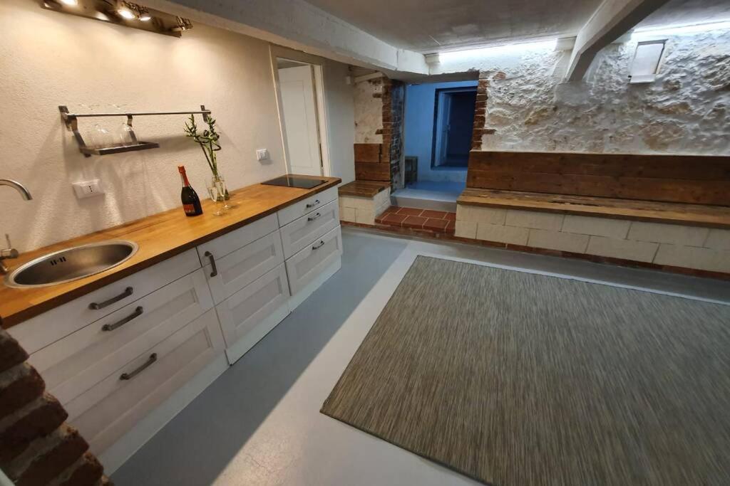 One-Bedroom Apartment - Photo 4