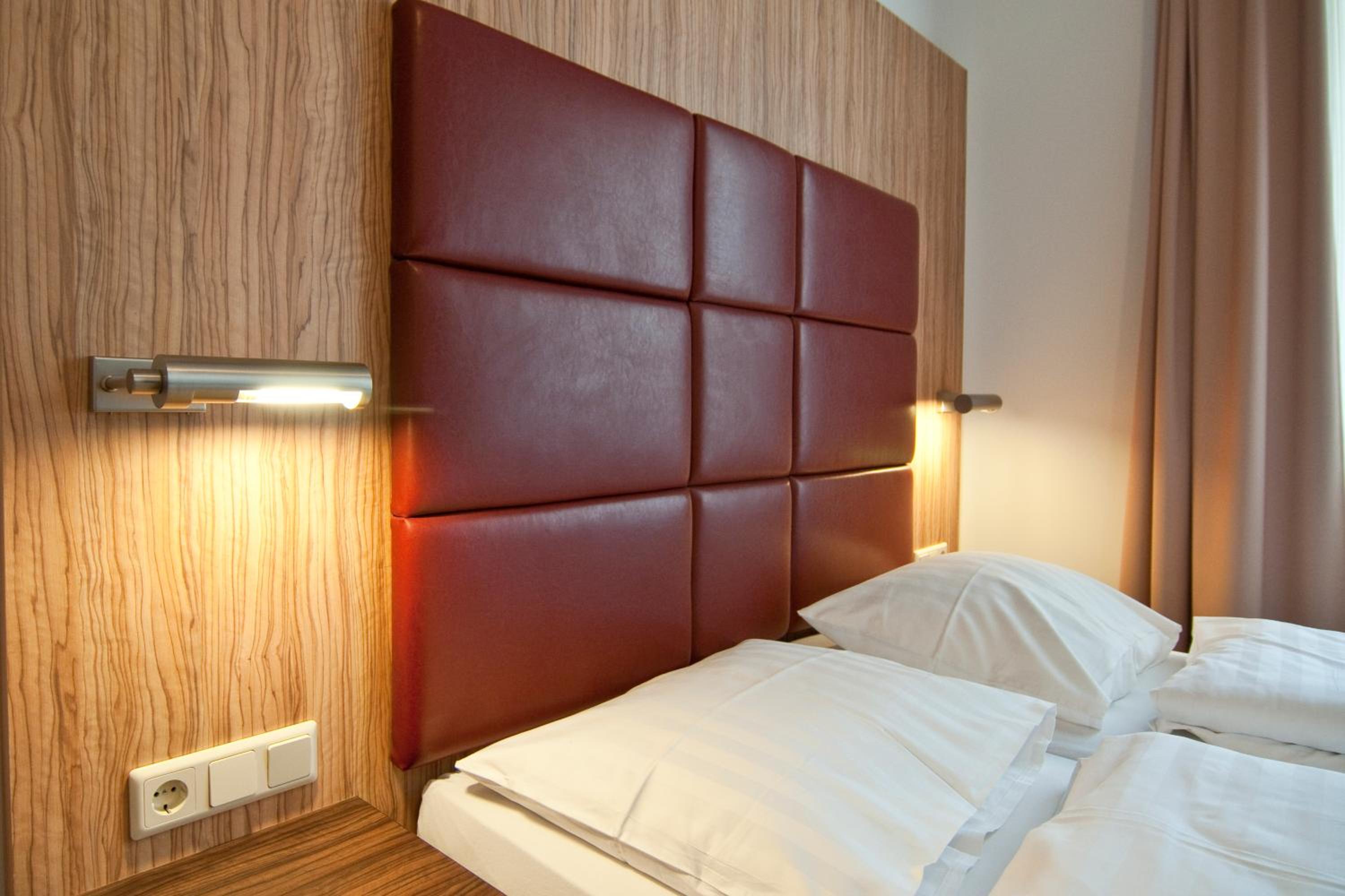 Double Room - Photo 9
