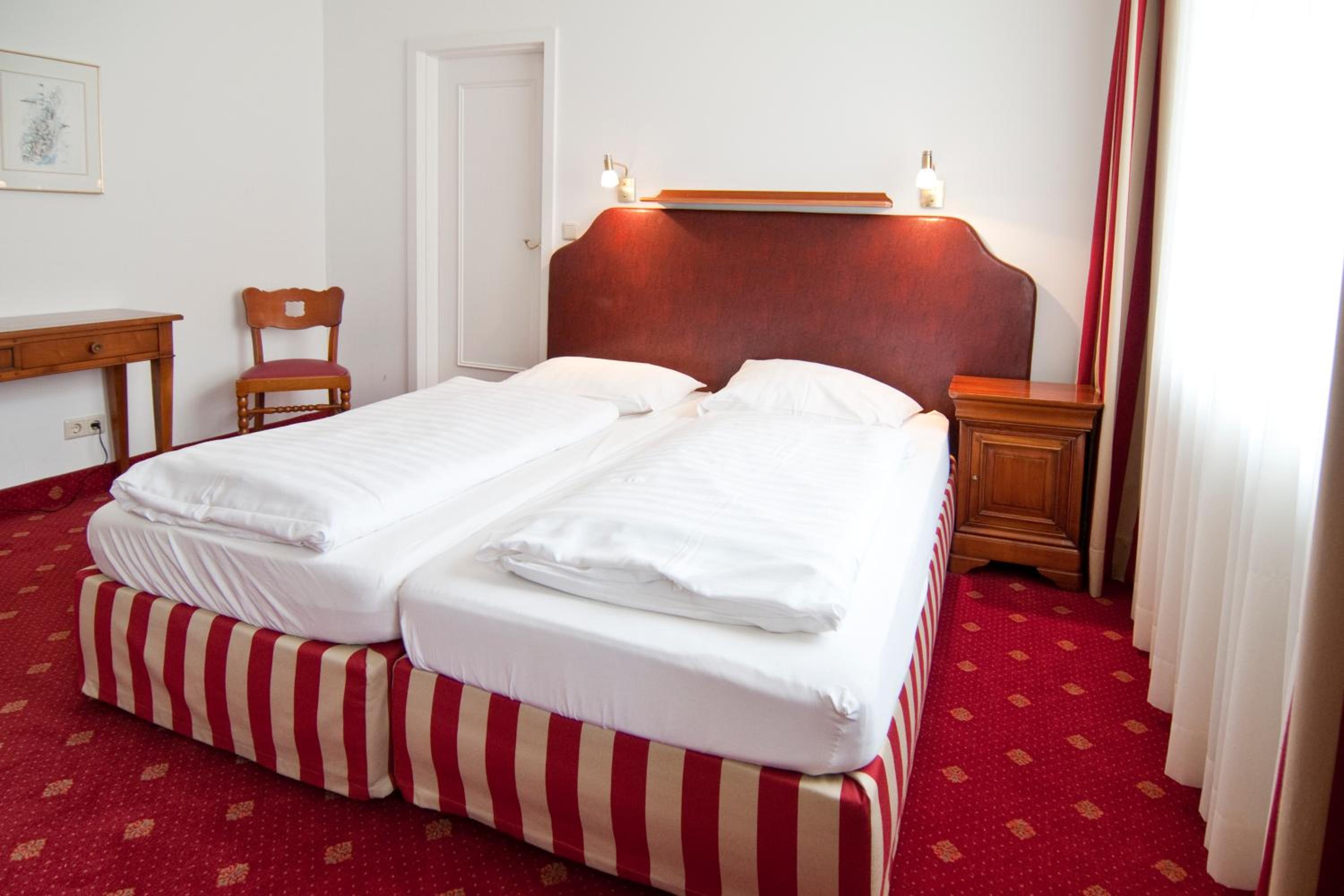 Double Room - Photo 7