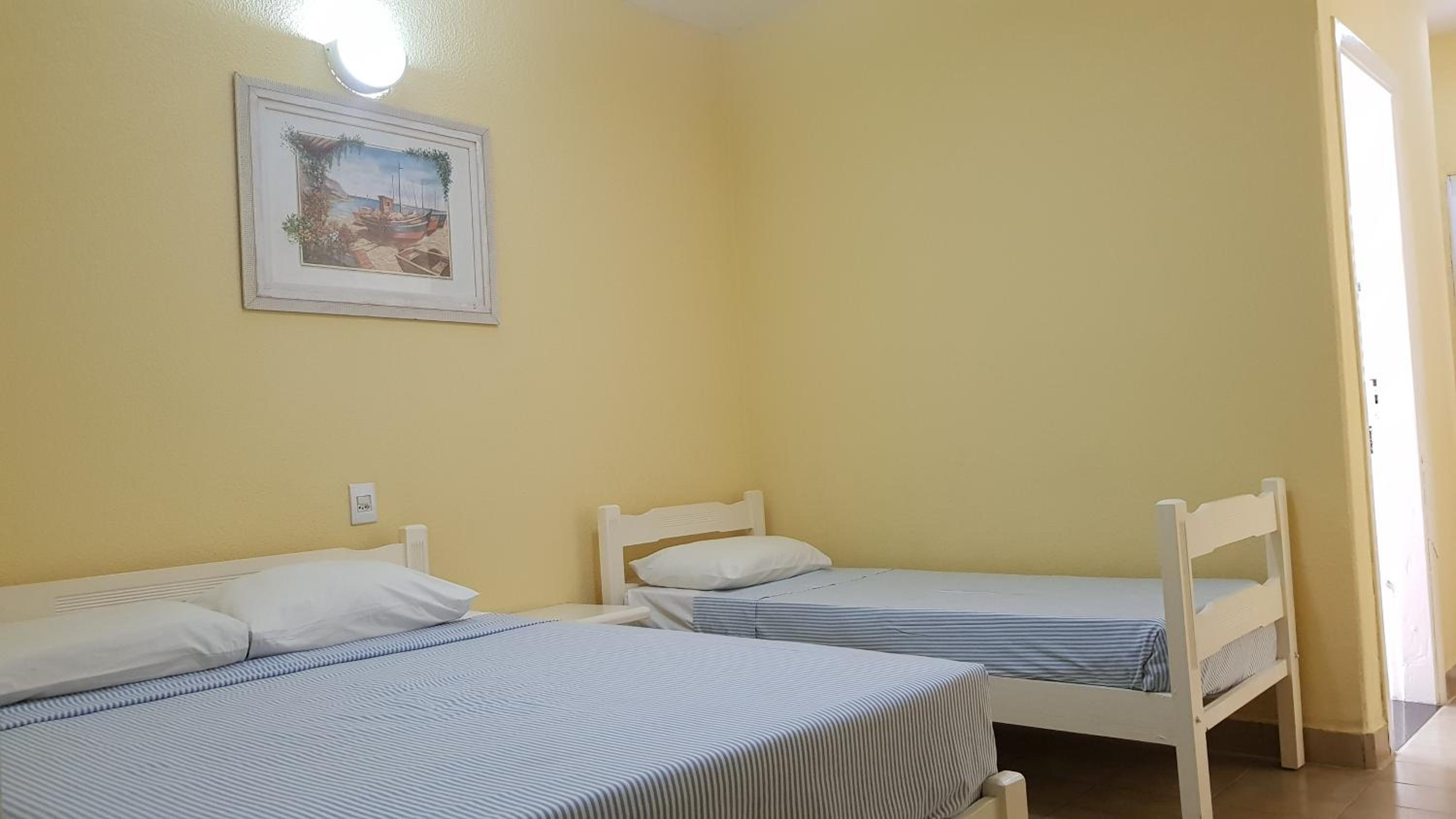 Economy Triple Room