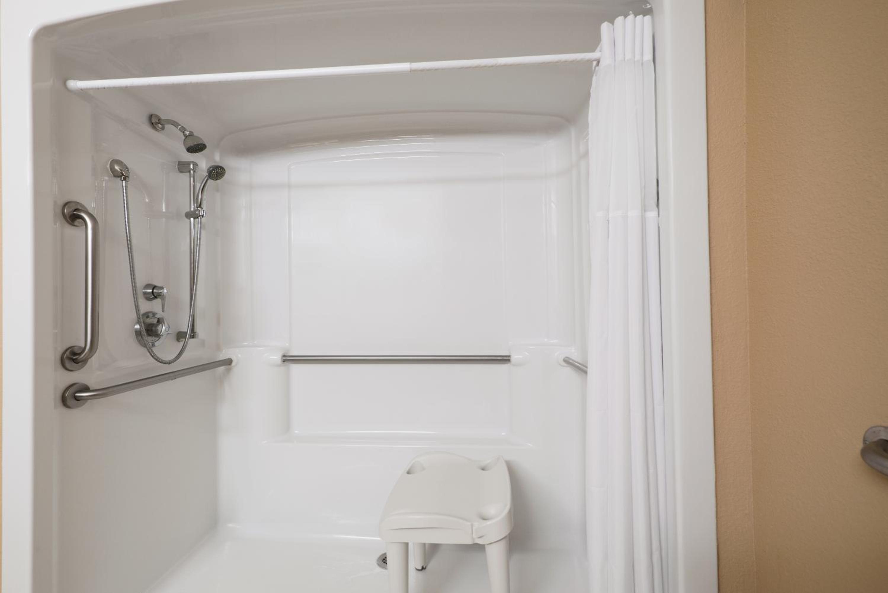 King Room with Roll-In Shower - Mobility/Hearing Accessible - Non-Smoking - Photo 11