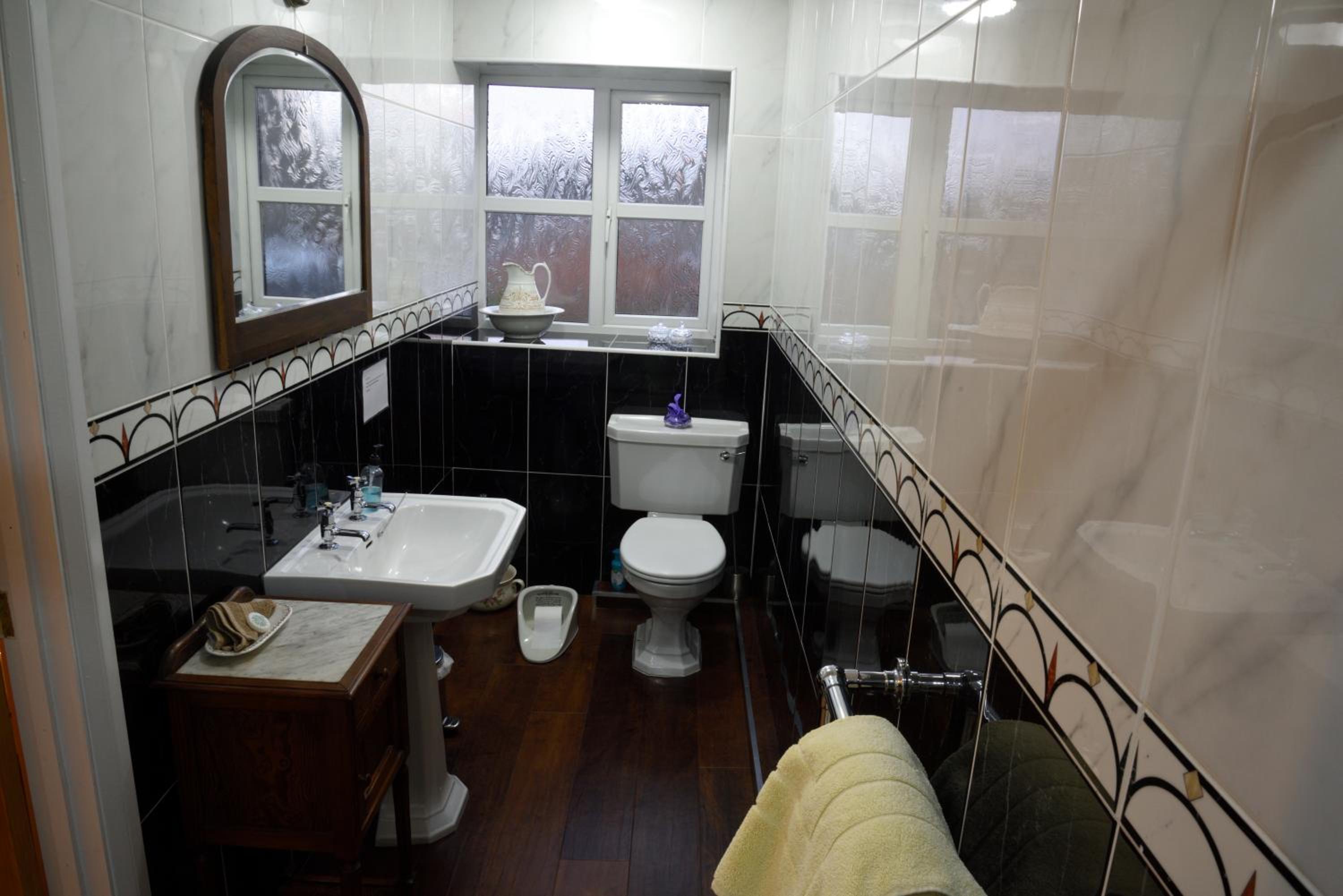 Double Room with Private Bathroom photo 3