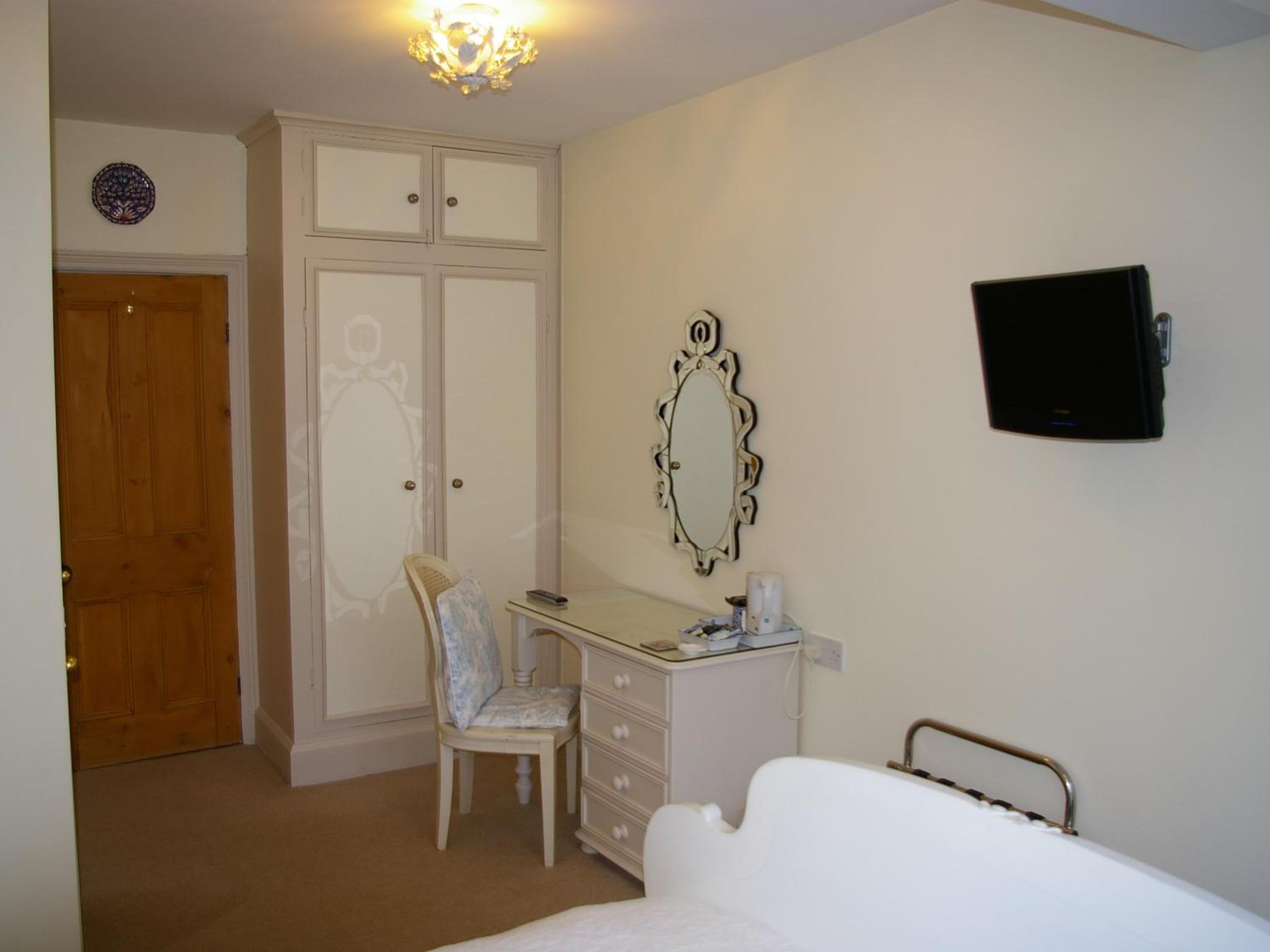 Double Room with Private Bathroom photo 2