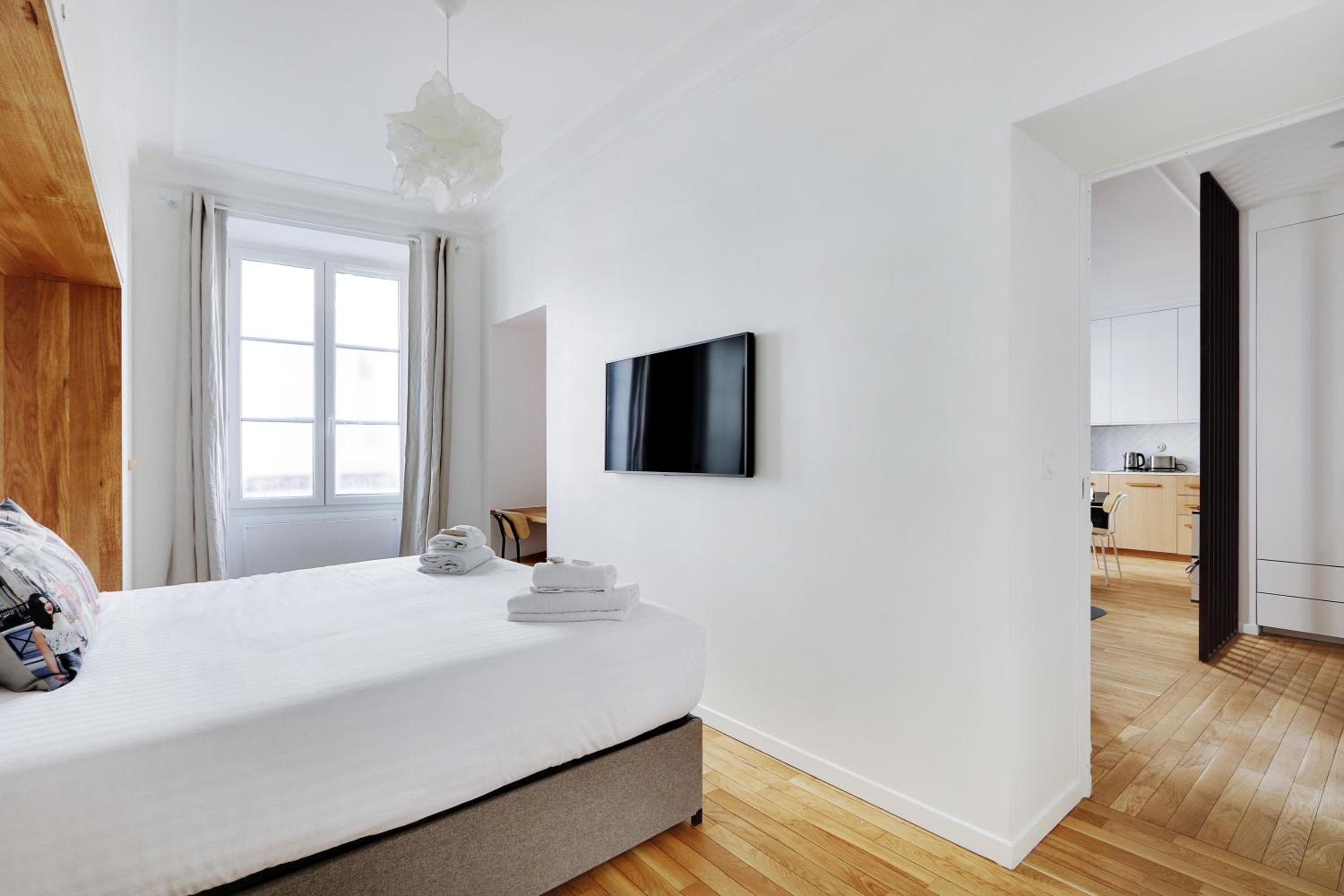 One-Bedroom Apartment photo 2