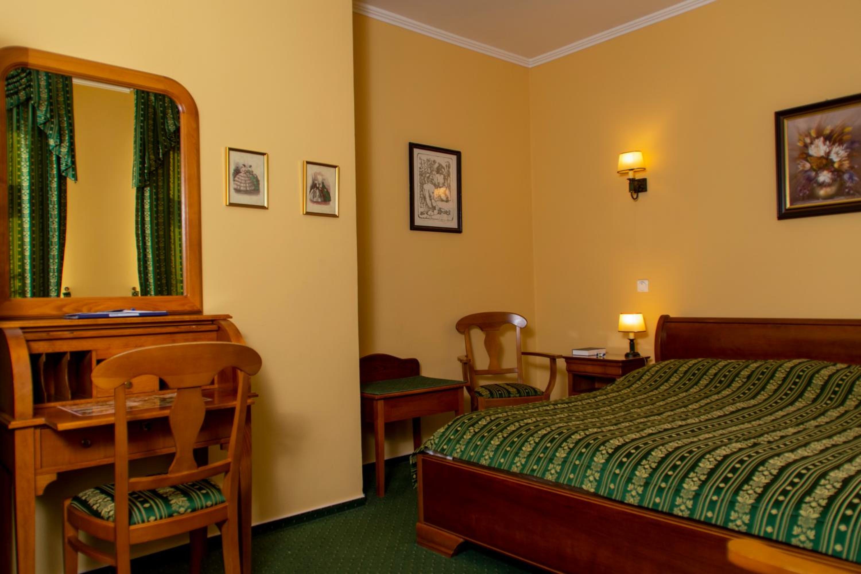 Superior Double or Twin Room - Photo 15