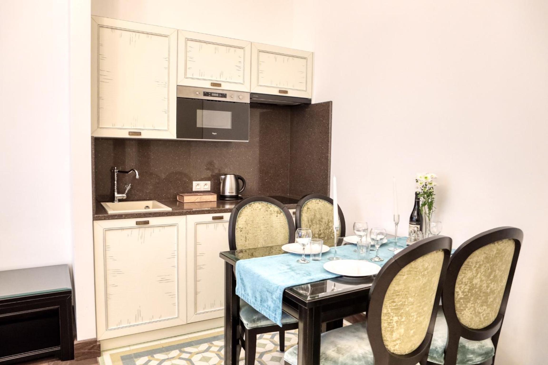 Deluxe Apartment