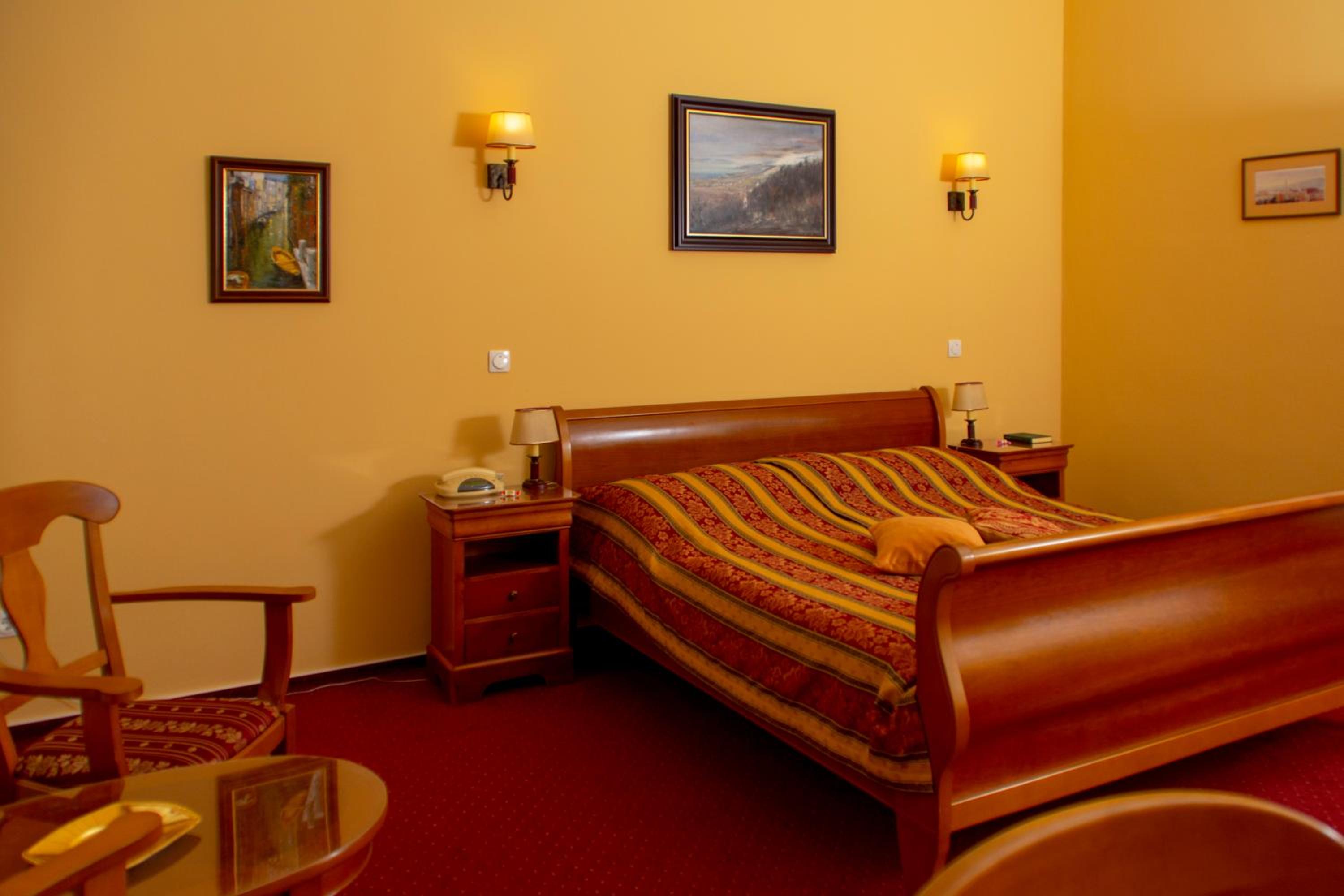 Double or Twin Room - Photo 1