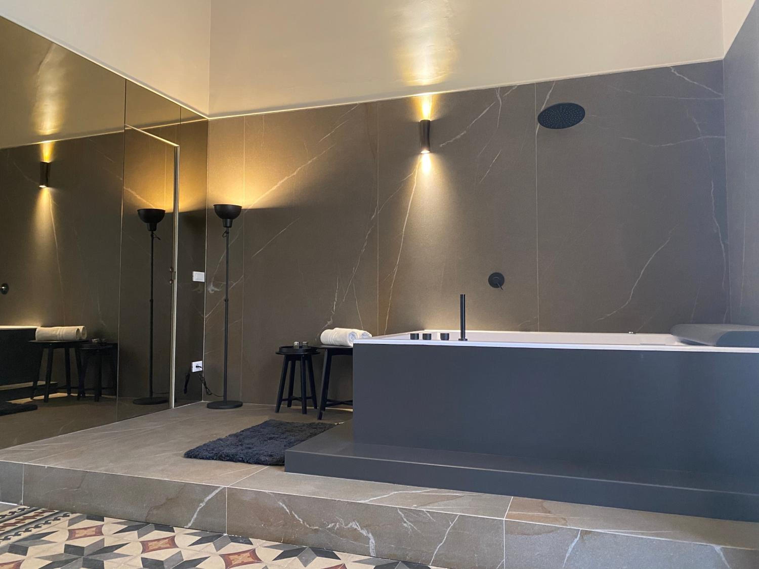 Queen Room with Spa Bath photo 3