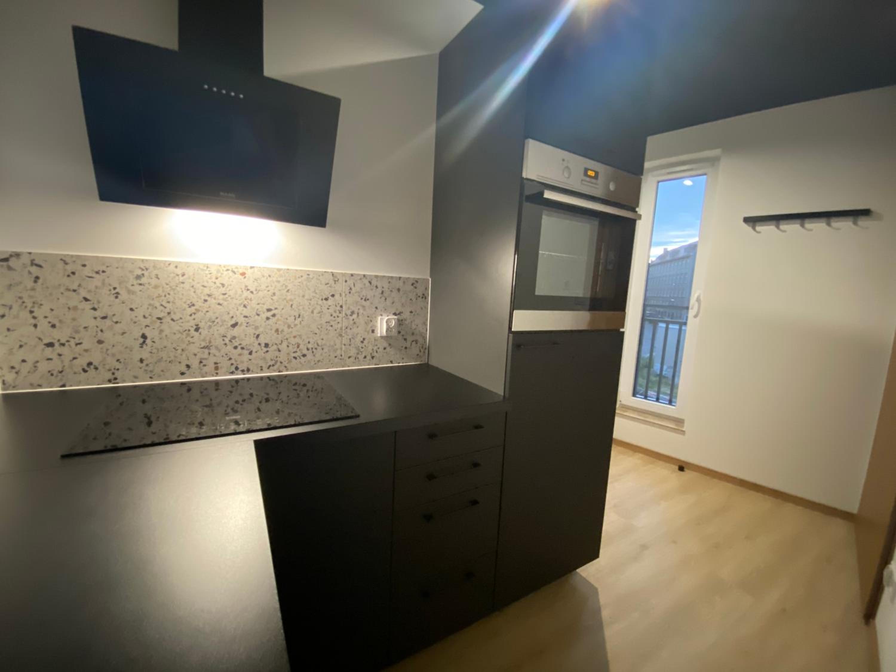 One-Bedroom Apartment - Photo 5