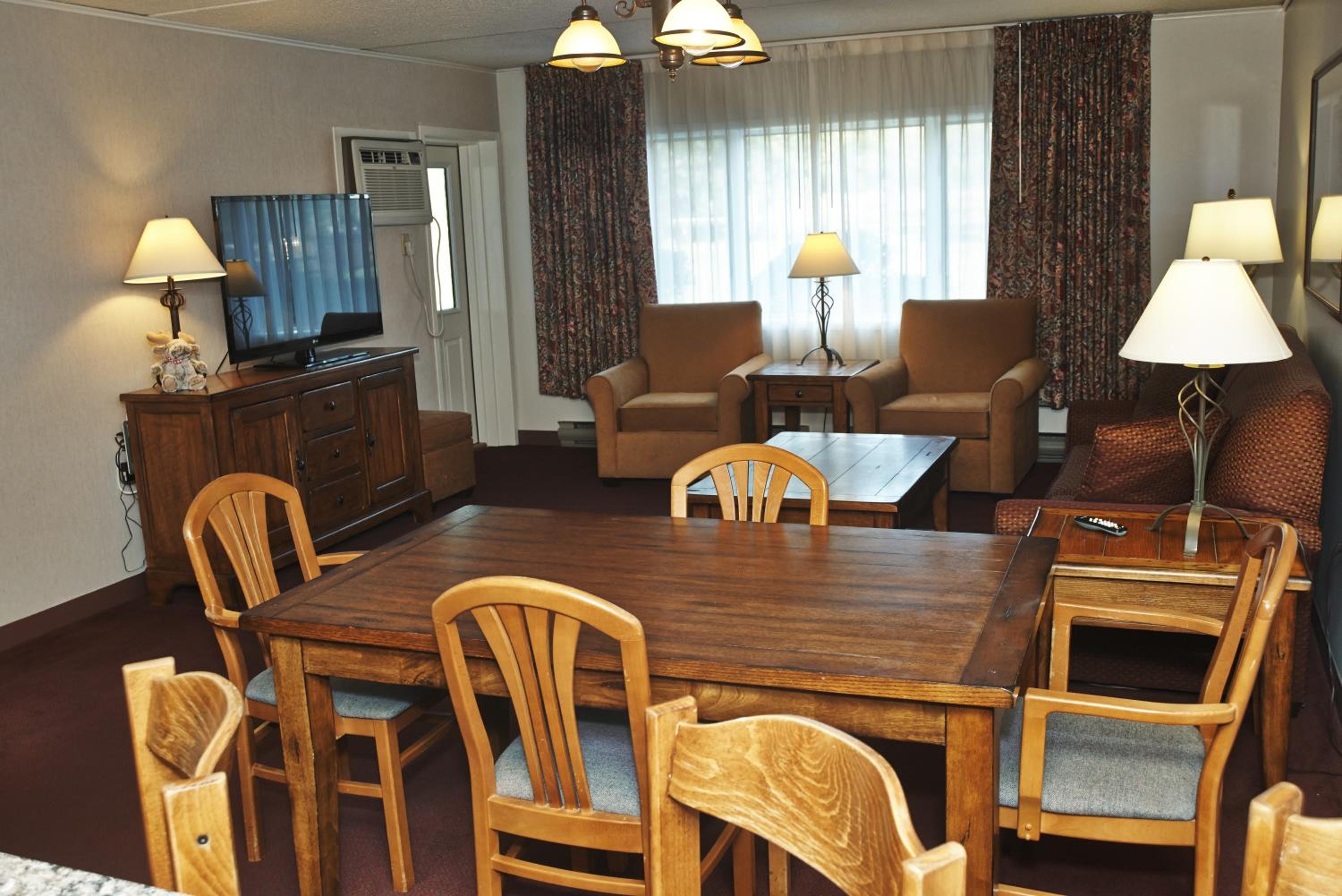 Standard Suite - Photo 2