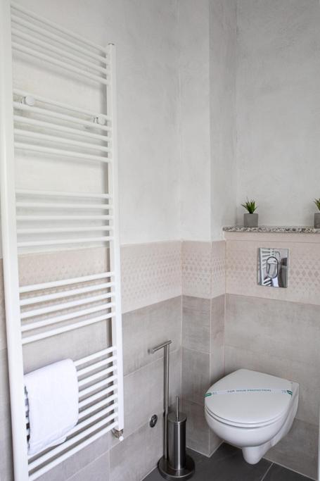 Deluxe Double Room with Balcony - Photo 7