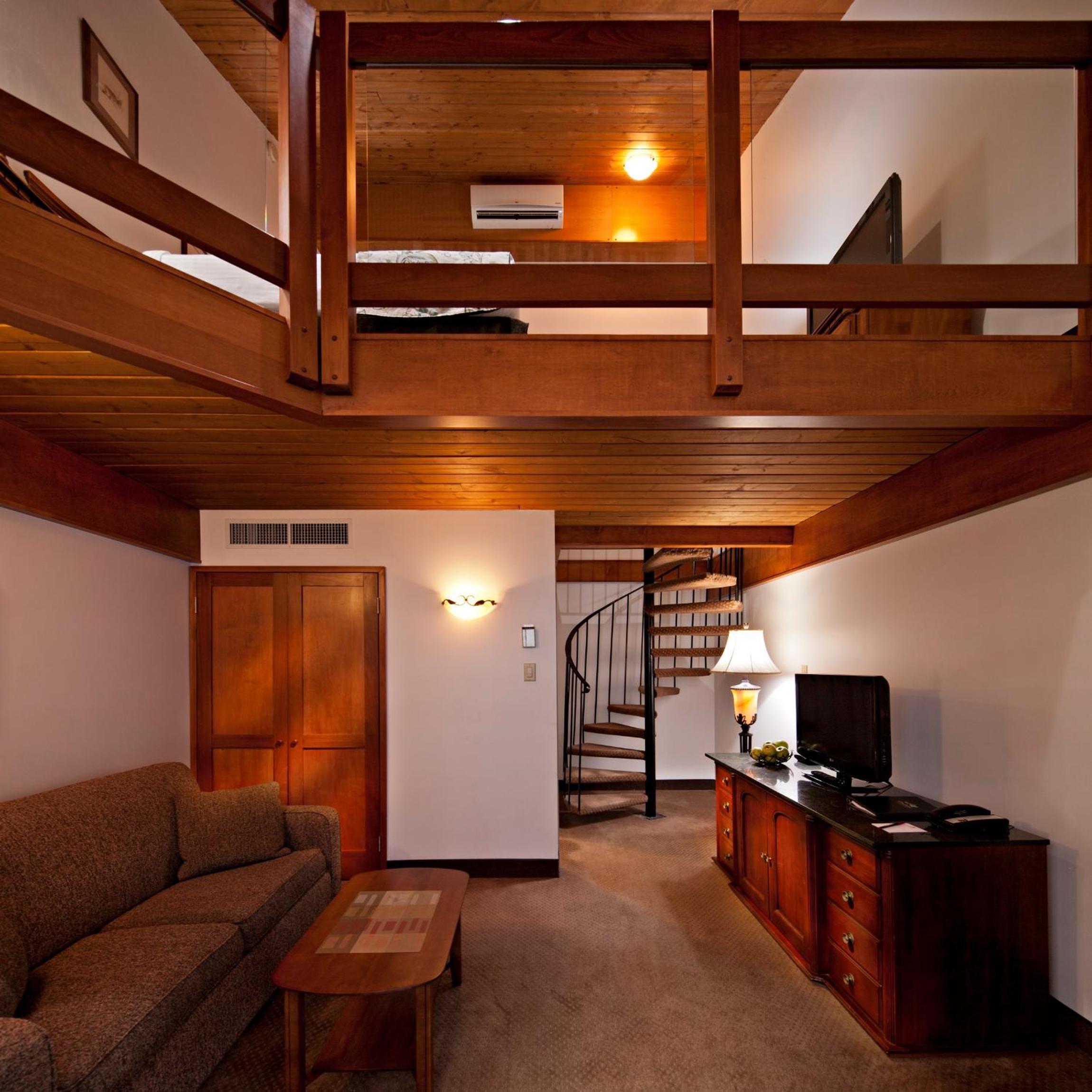 King Loft with Fireplace - Photo 4