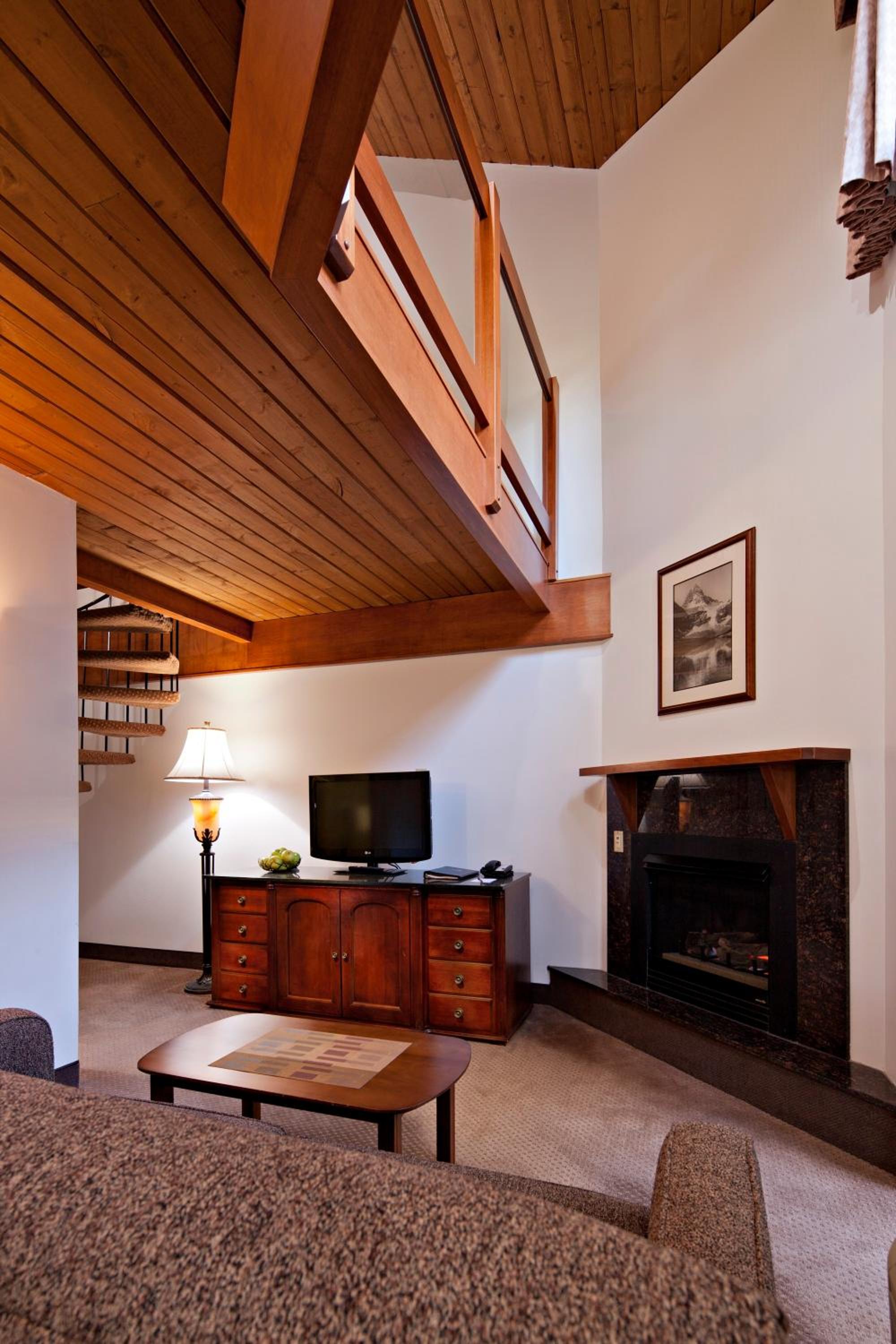 King Loft with Fireplace - Photo 5