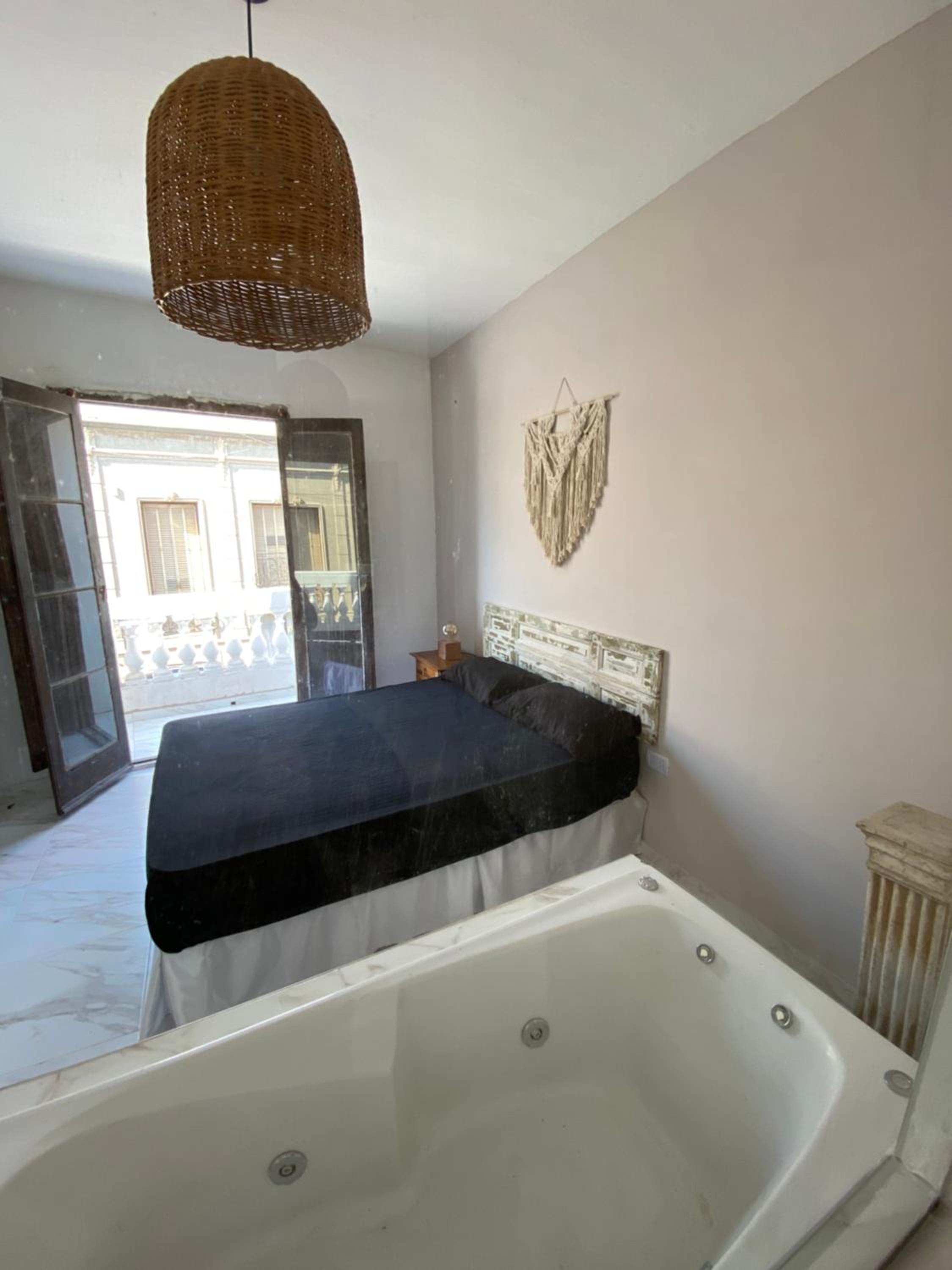 Deluxe Suite with Spa Bath photo 3