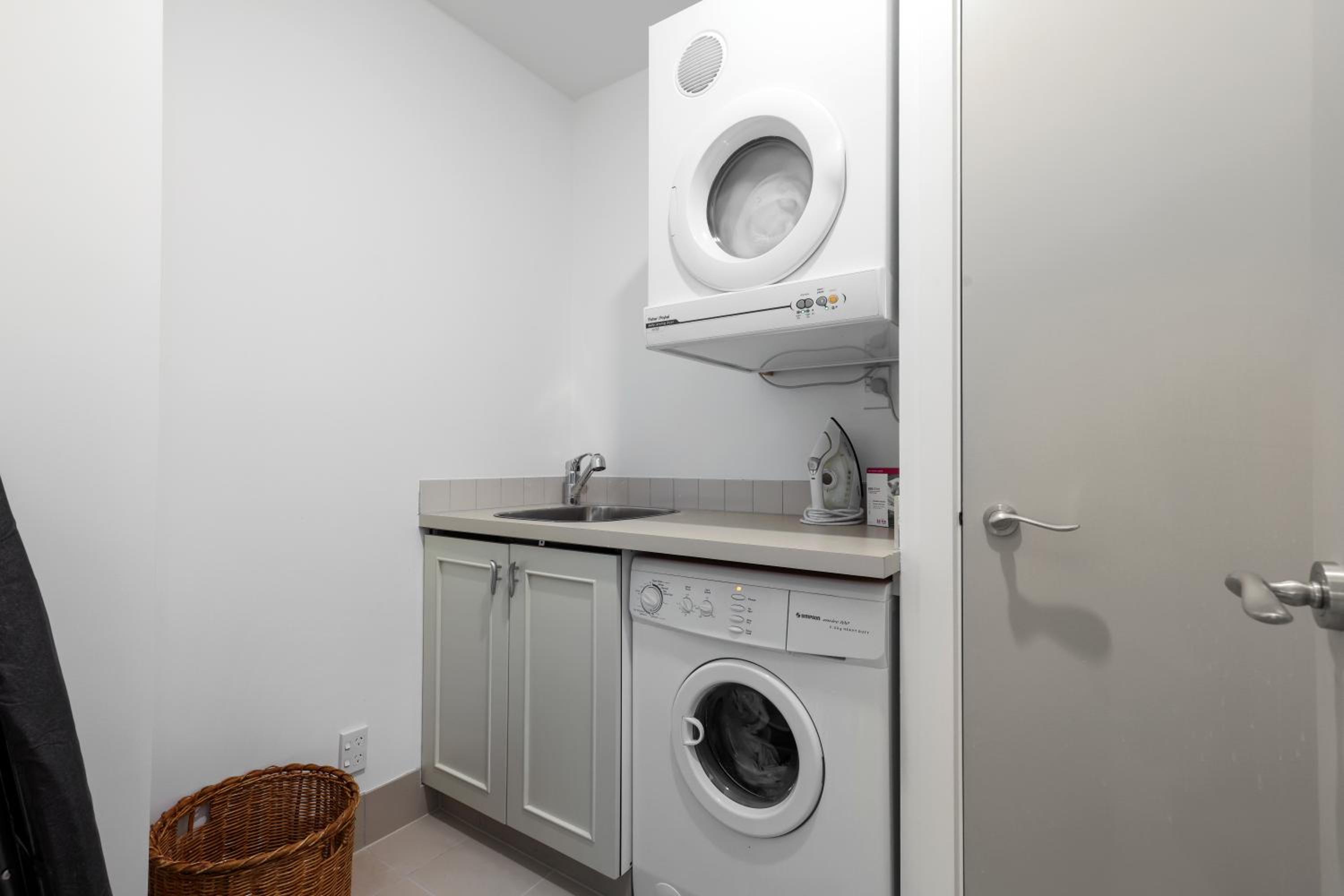 Deluxe Harborside Three Bedroom Apartment
