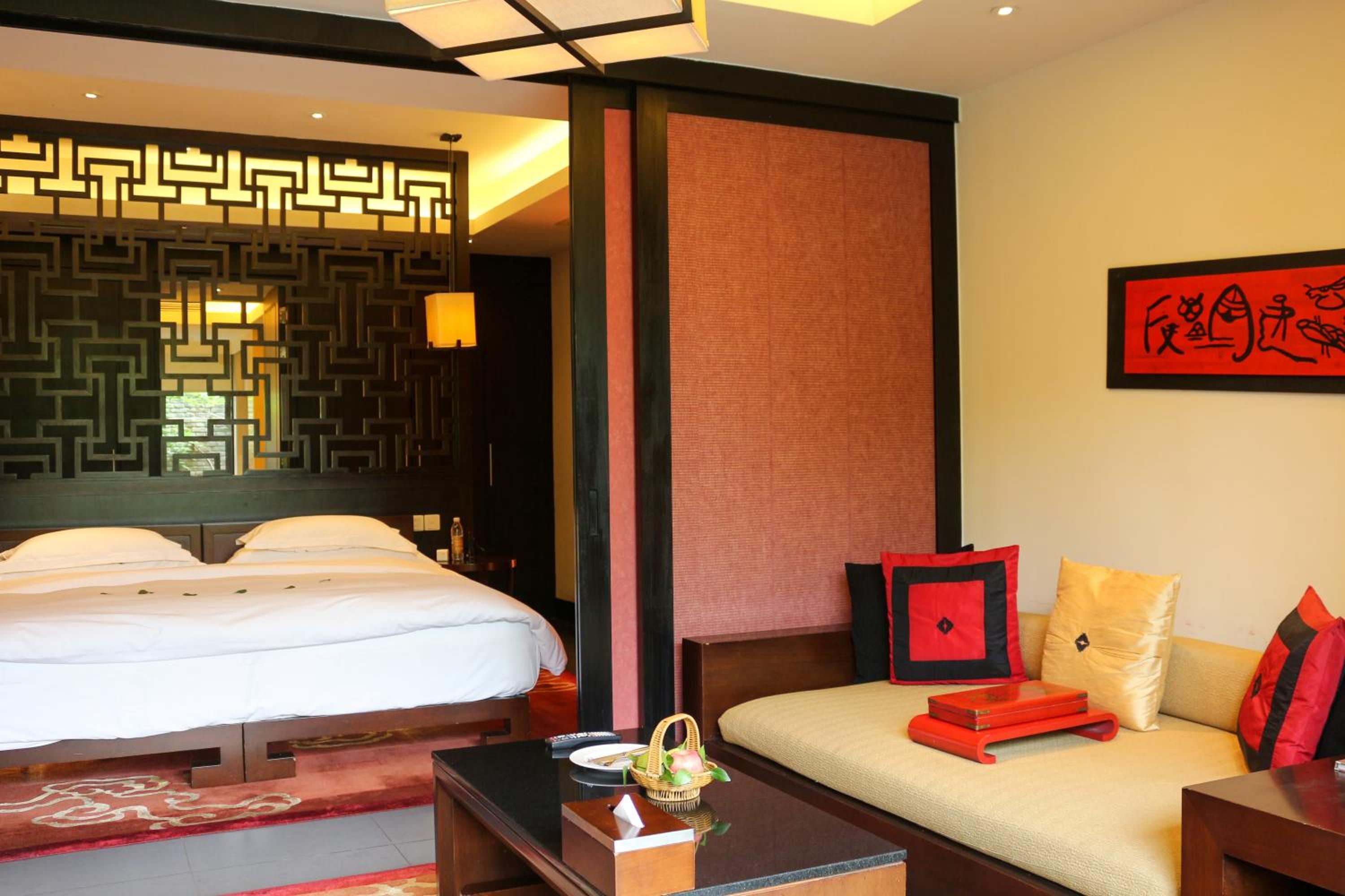 Suite with Garden View