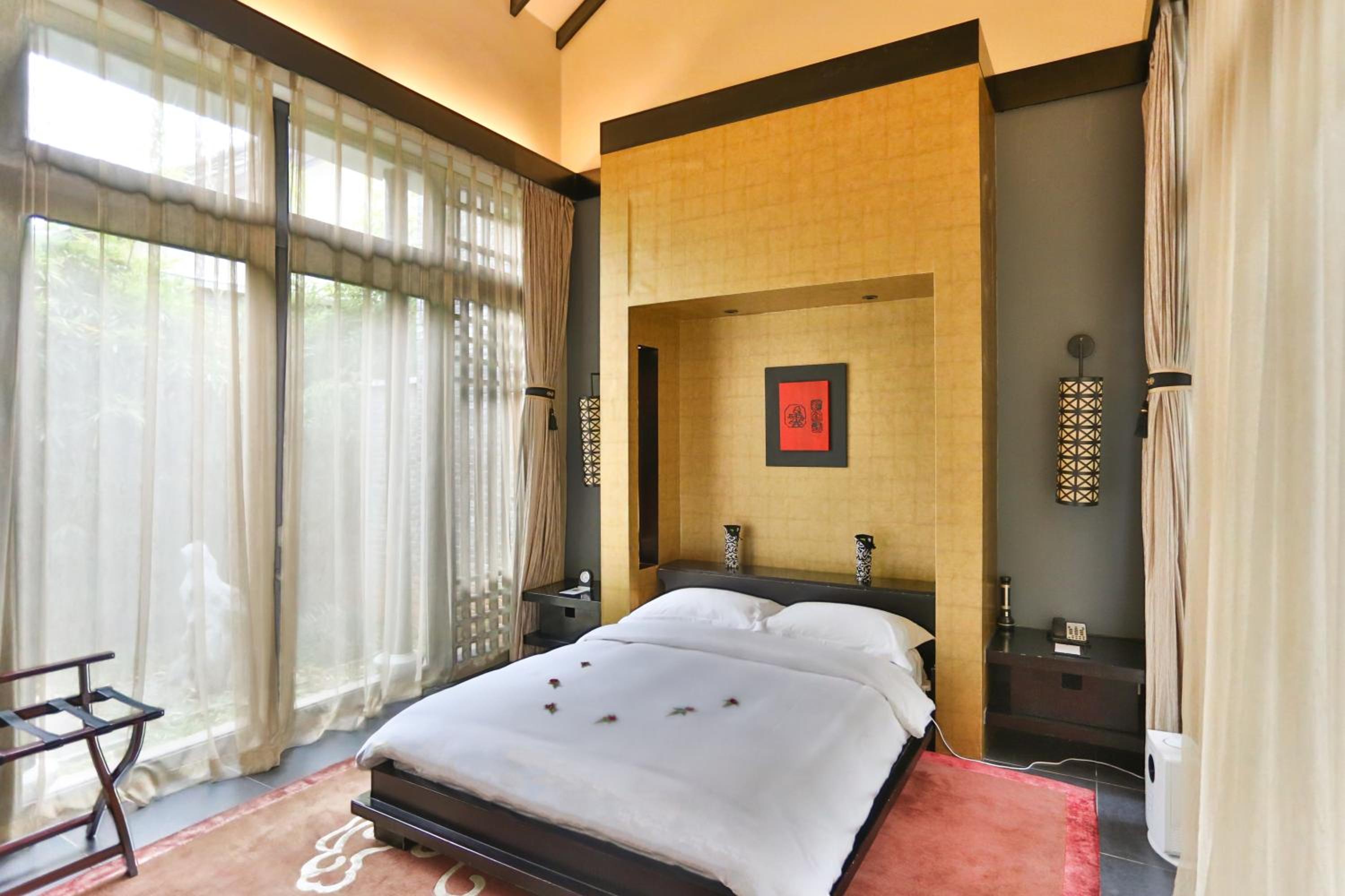 Two-Bedroom Mountain View Duplex - Photo 9