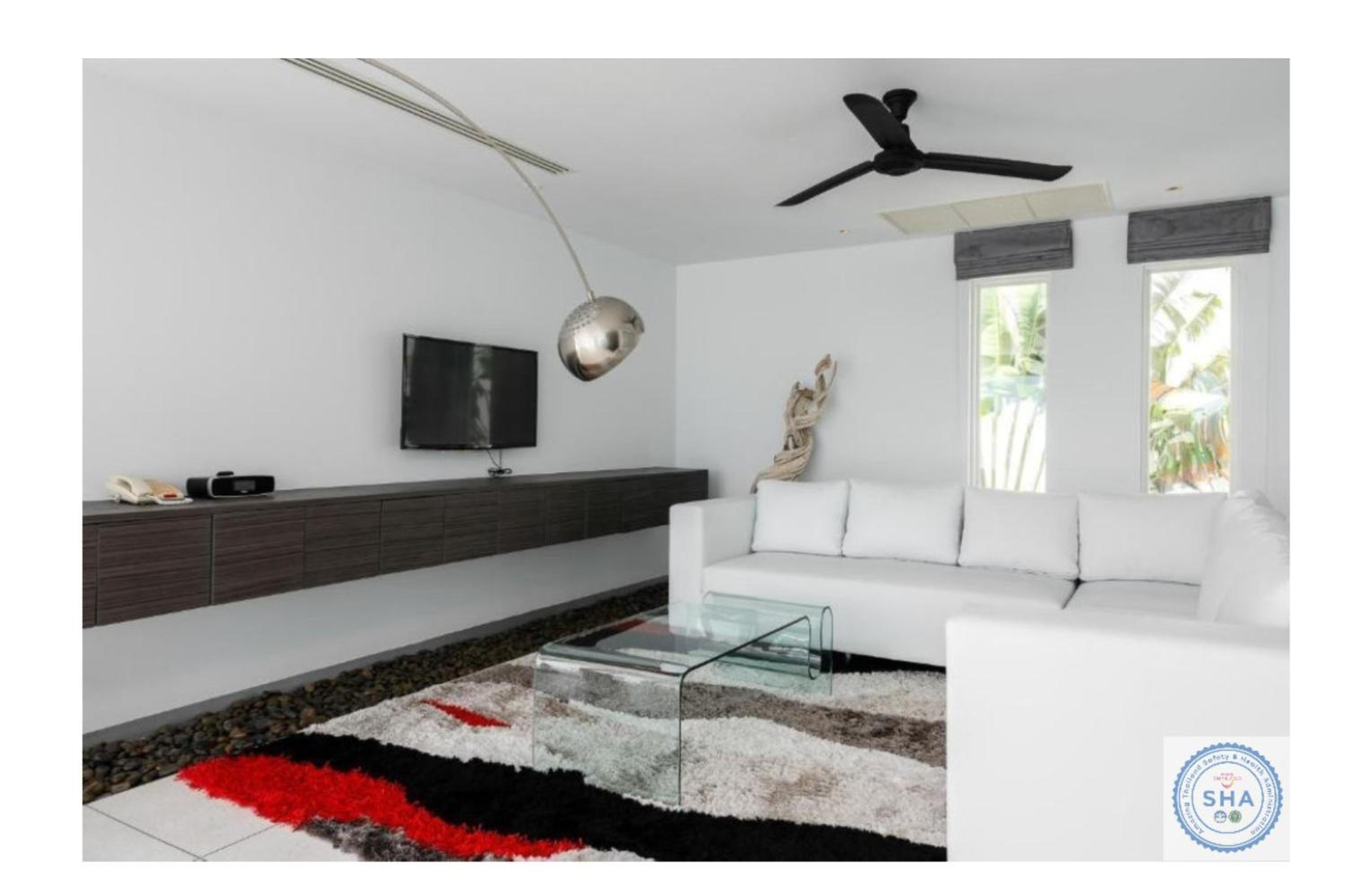 Three-Bedroom Suite - Photo 16