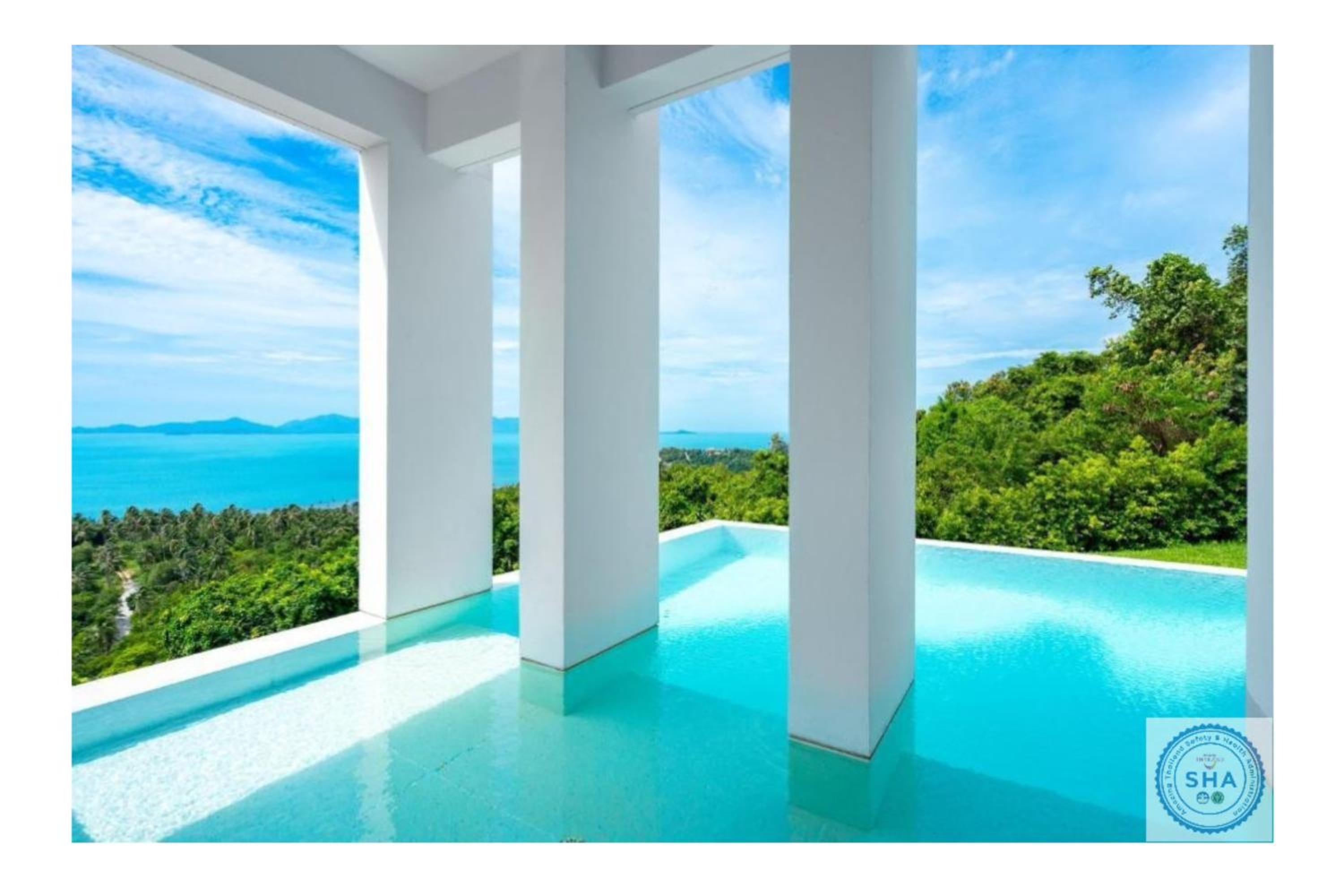 Deluxe Suite with Sea View - Photo 29