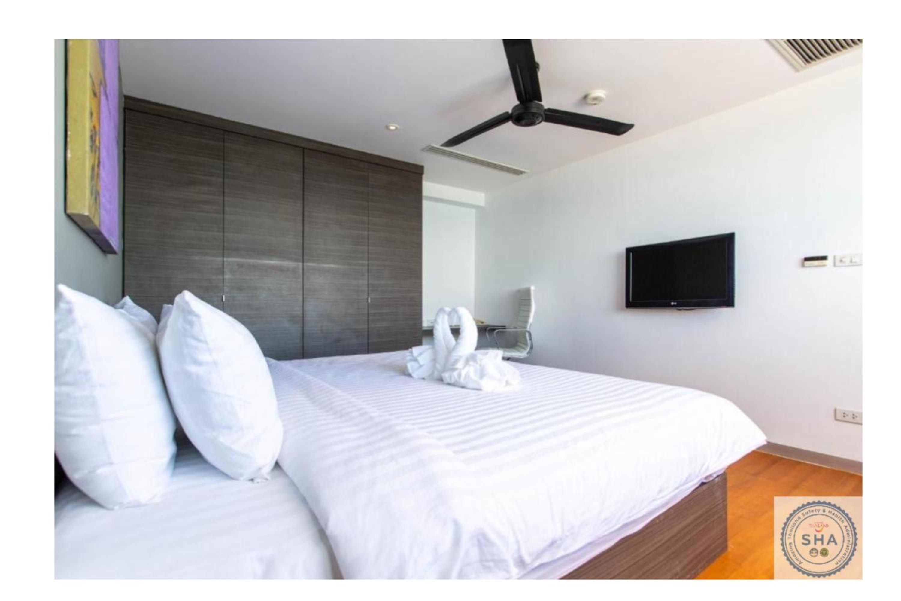 Superior Suite with Sea View - Photo 26