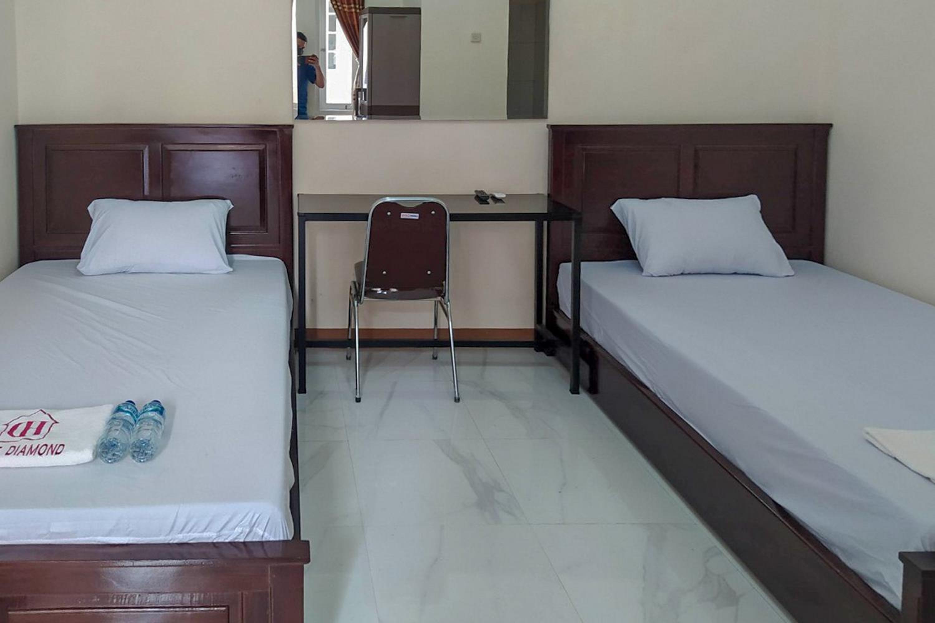 Twin Room - Photo 2
