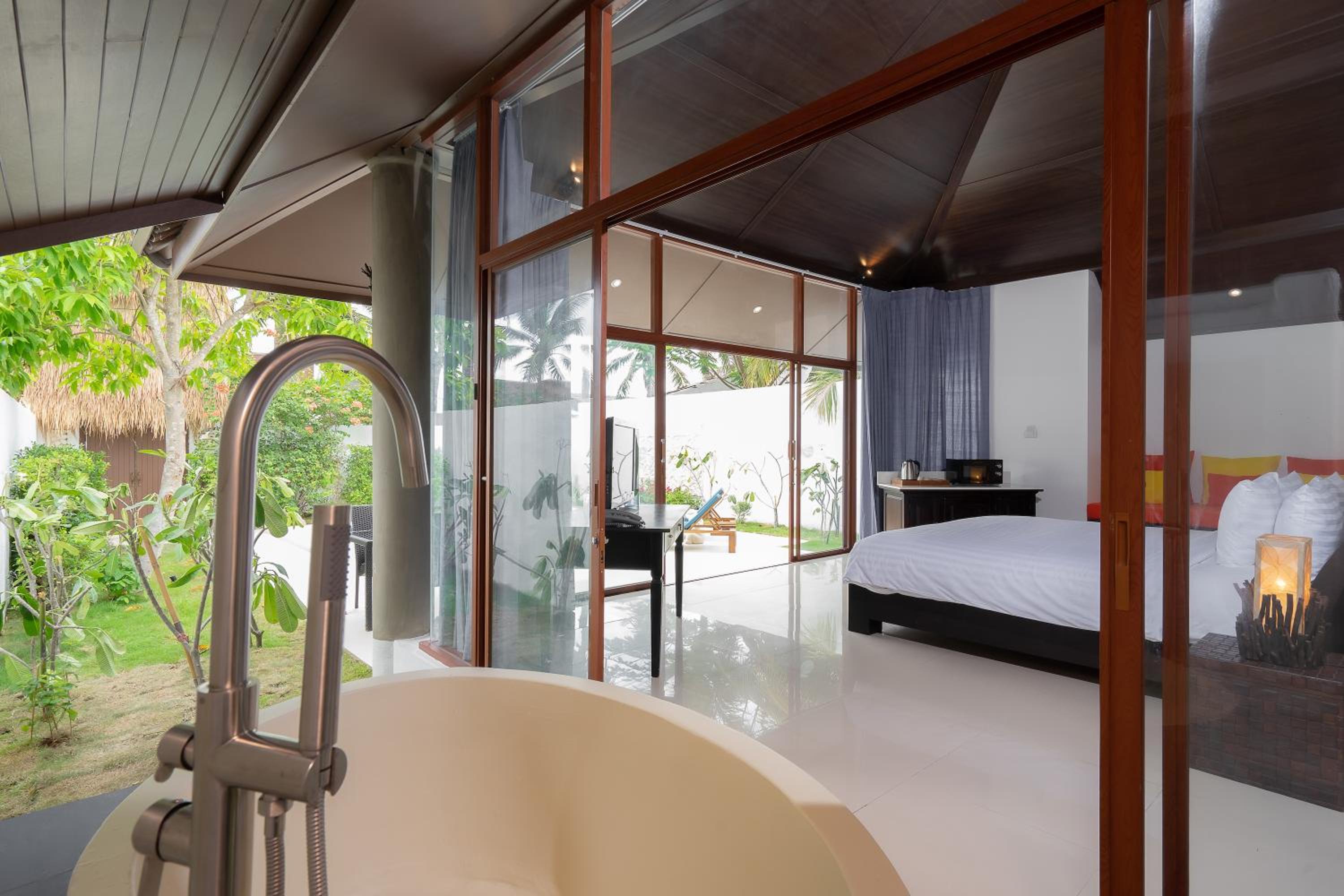 One-Bedroom Villa - Photo 12