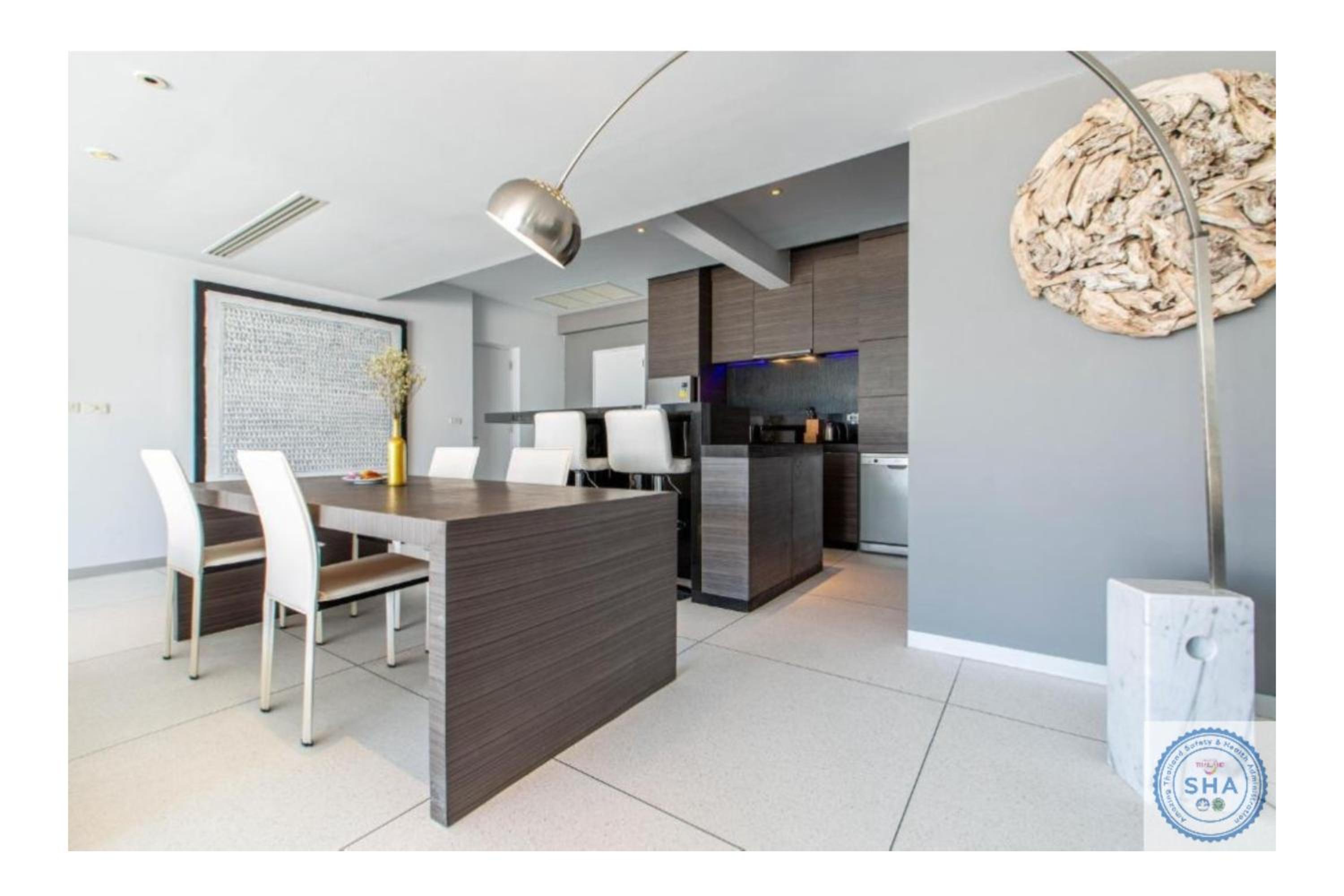 Executive Suite - Photo 11