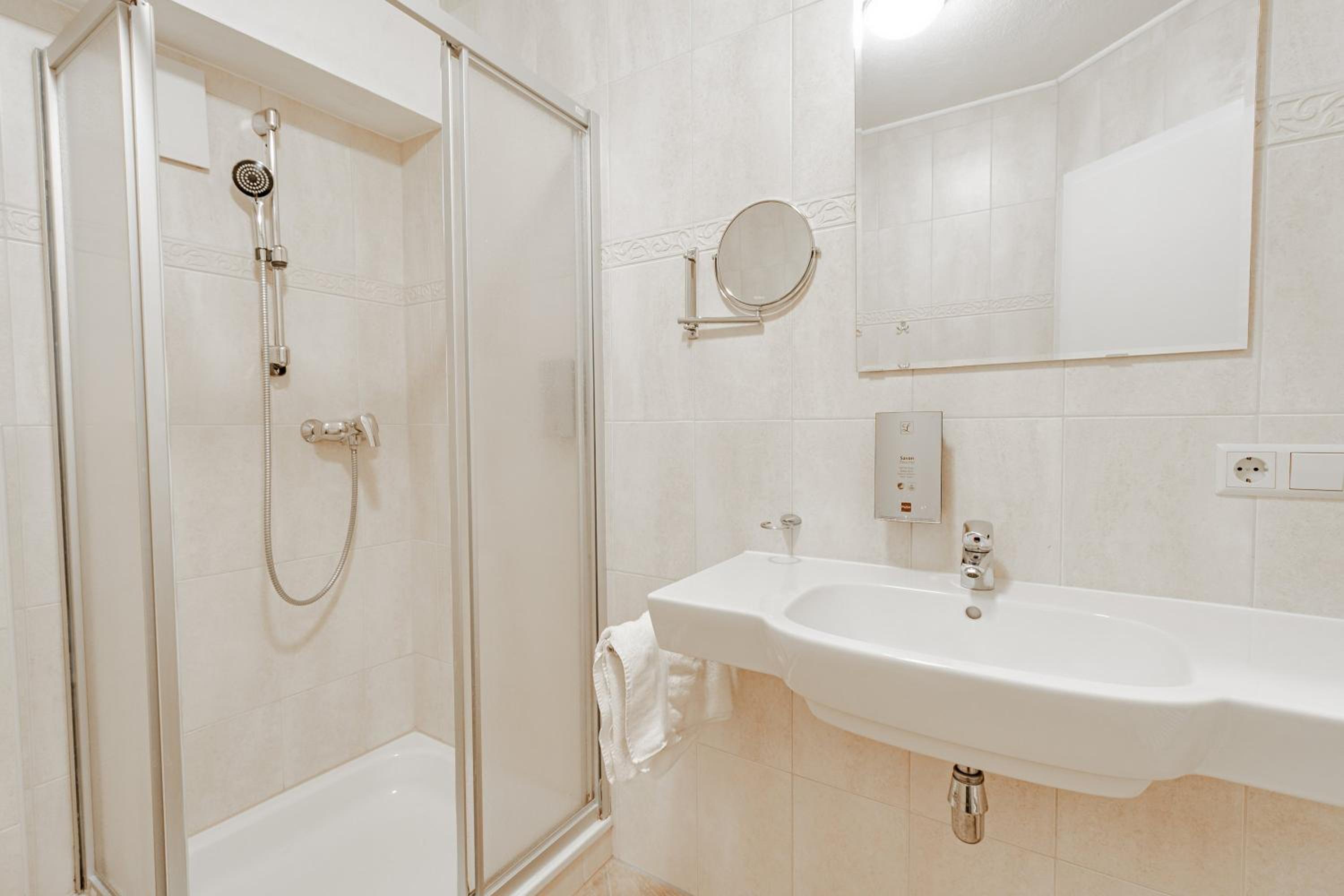 Double or Twin Room with River View photo 3