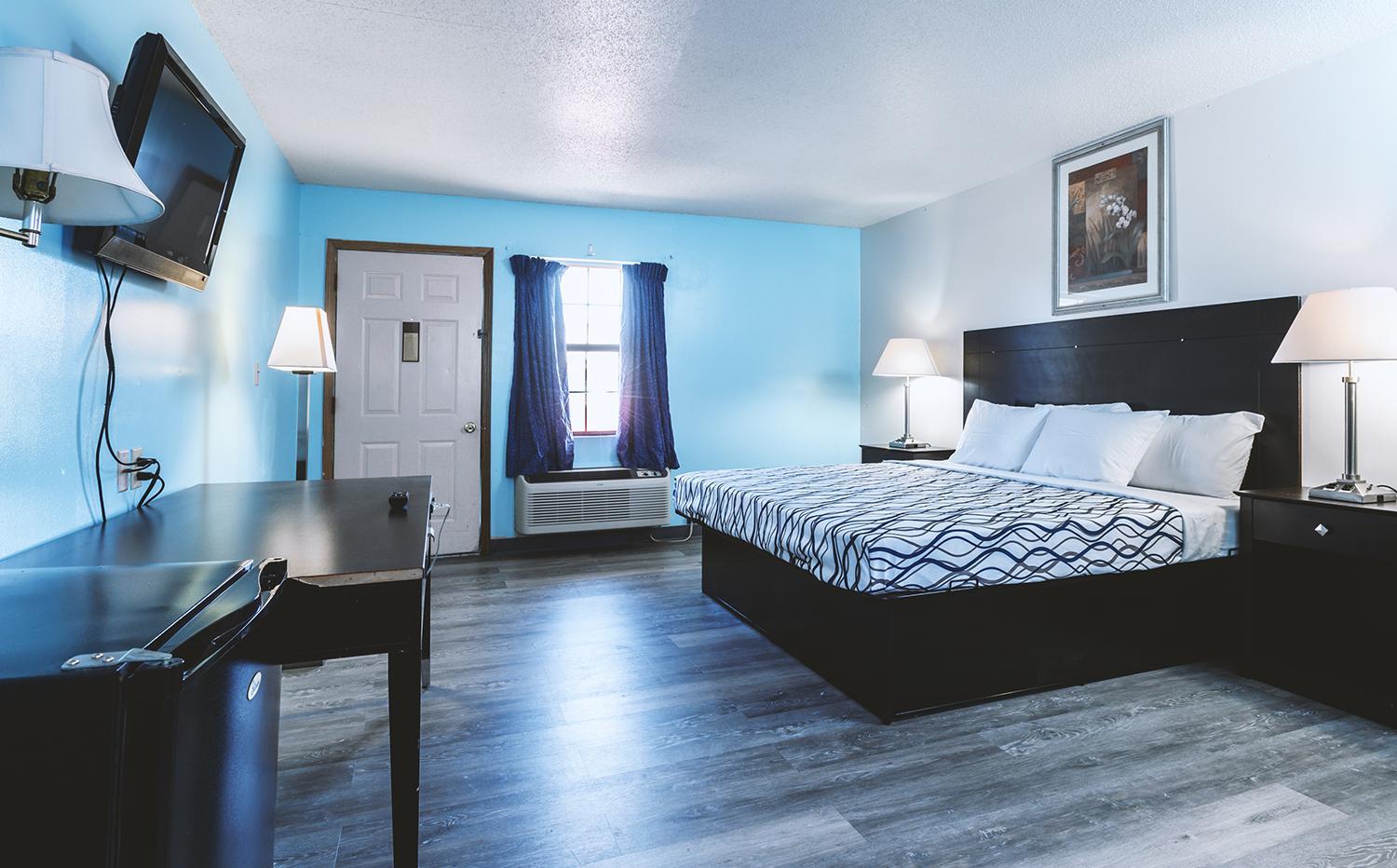 Standard Queen Room