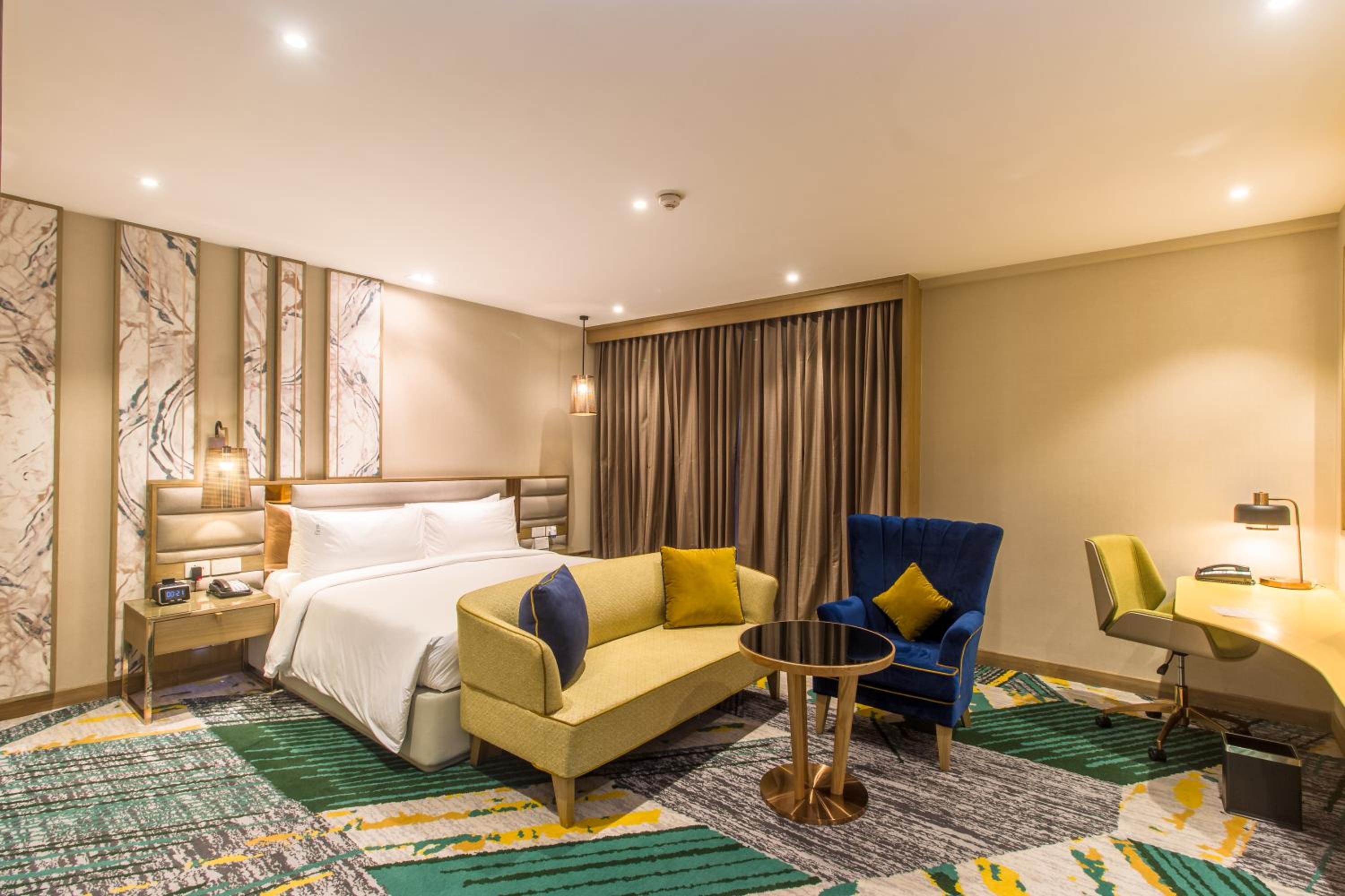 King Suite with City View - High Floor