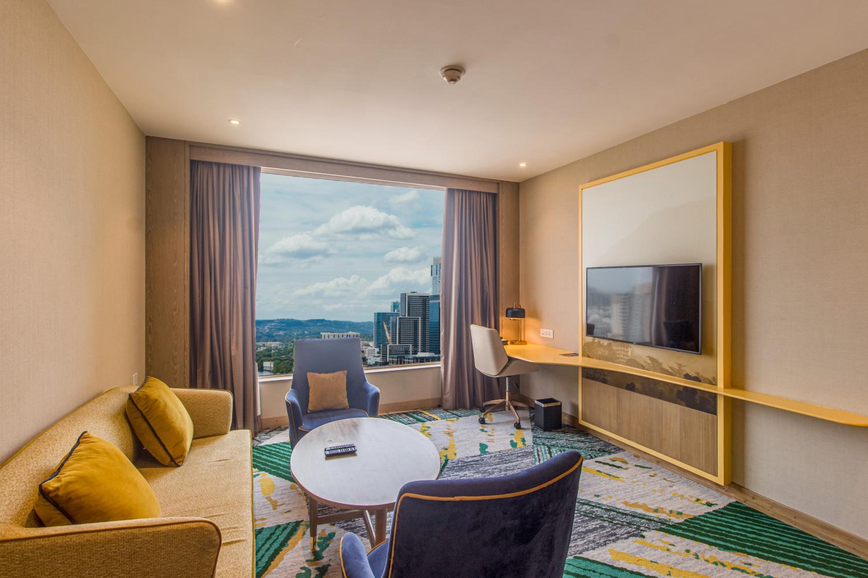 One-Bedroom Suite with 20% discount on Food And Soft Beverages and Laundry photo 1