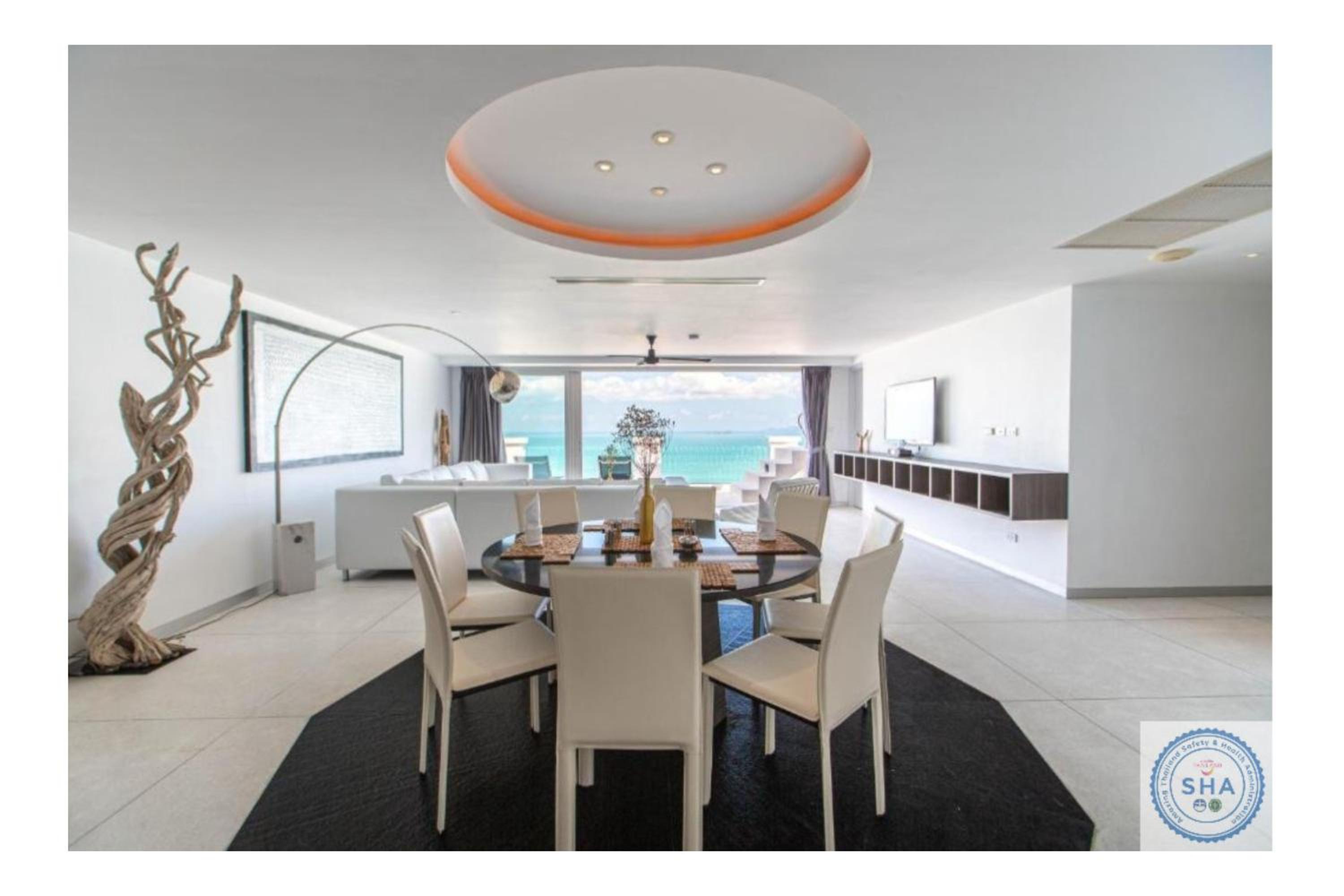 Superior Suite with Sea View - Photo 20