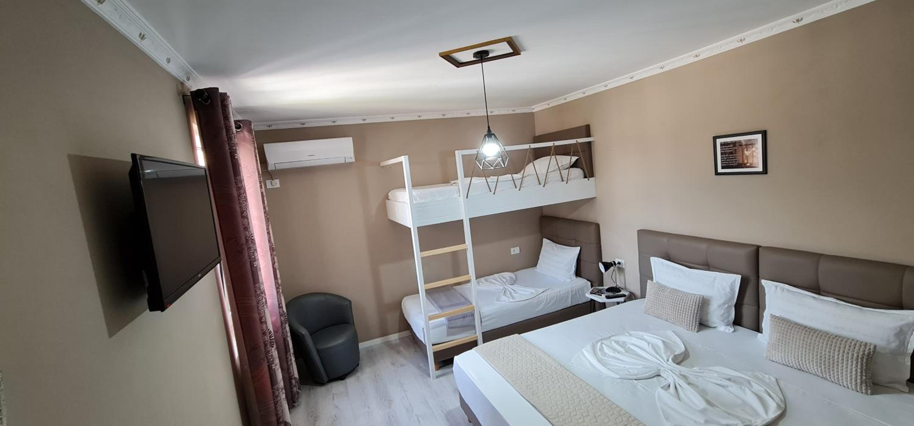 Comfort Quadruple Room