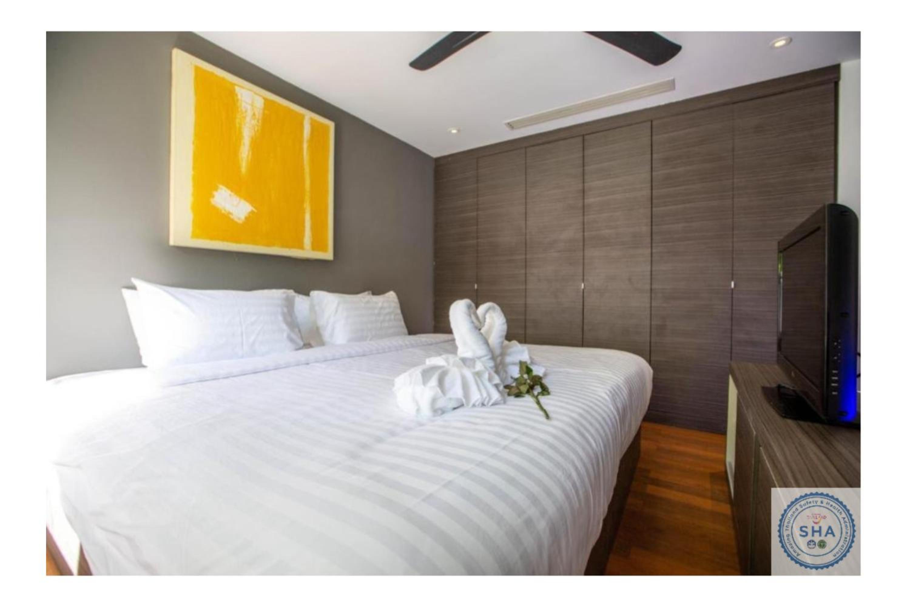 Superior Suite with Sea View - Photo 18