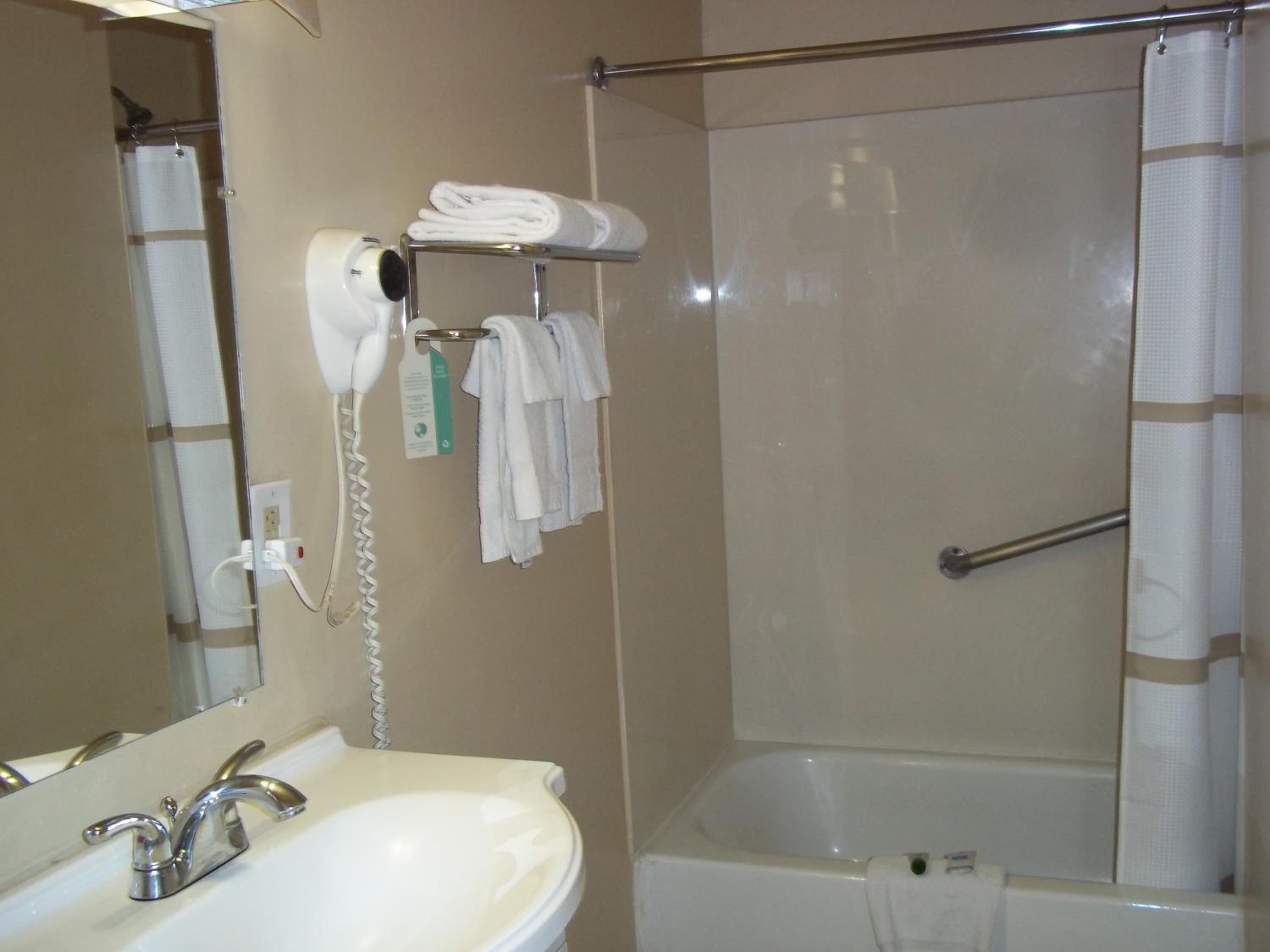 King Room - Non-Smoking - Photo 4