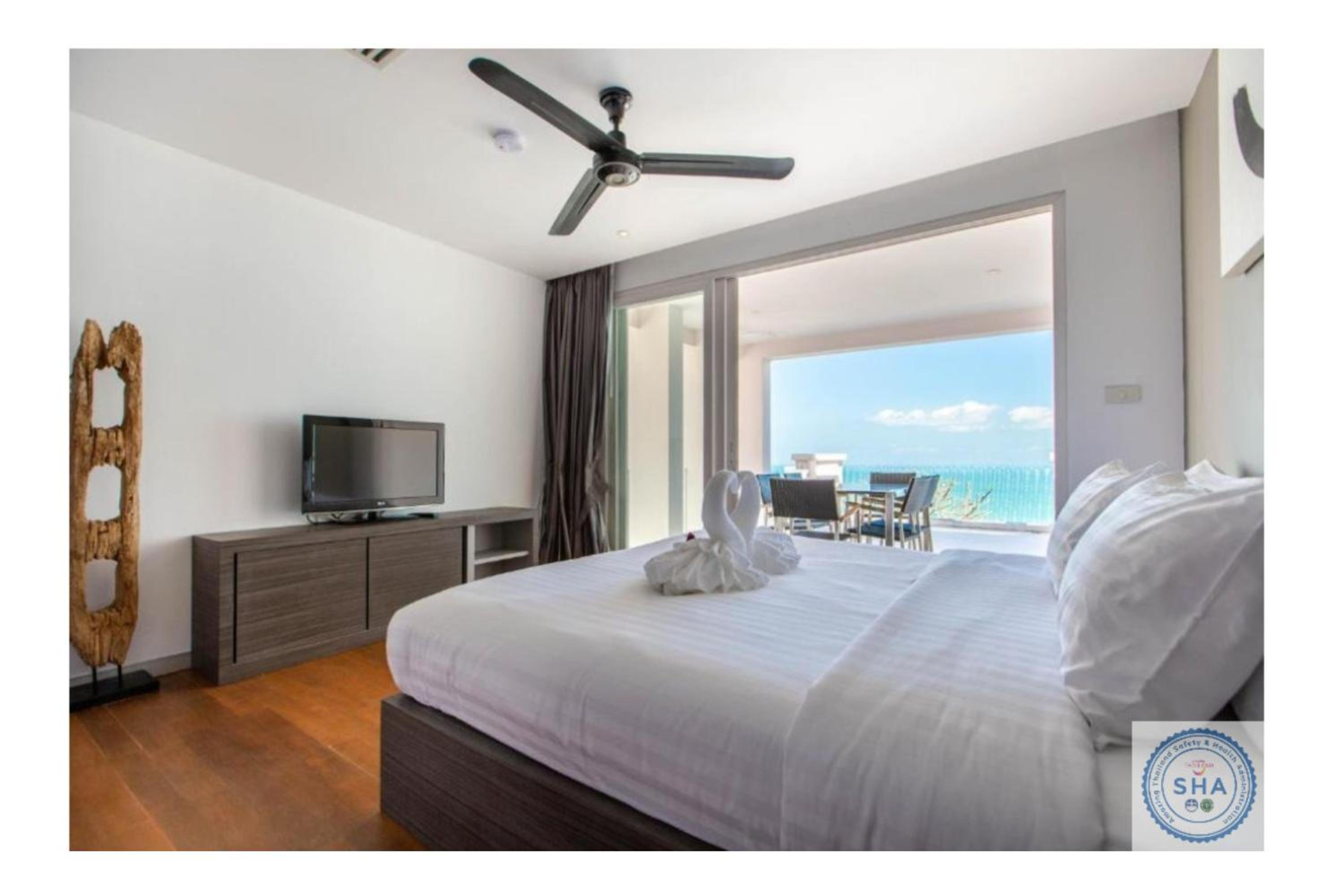 Superior Suite with Sea View - Photo 15